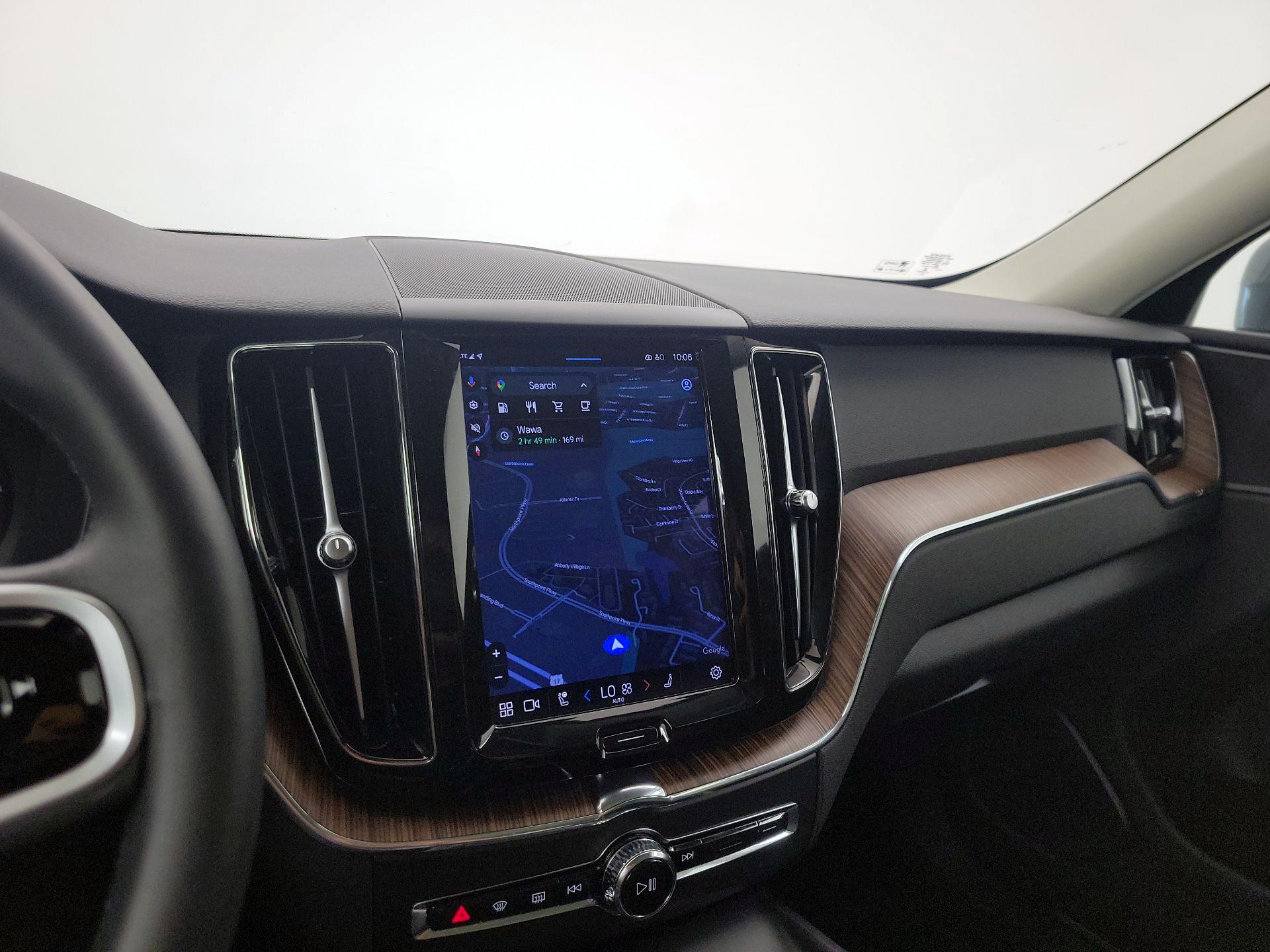 Thumbnail: 2023 Volvo XC60 - 14