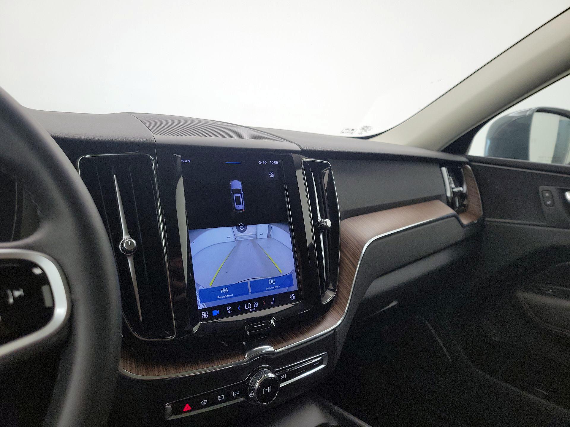 Thumbnail: 2023 Volvo XC60 - 15