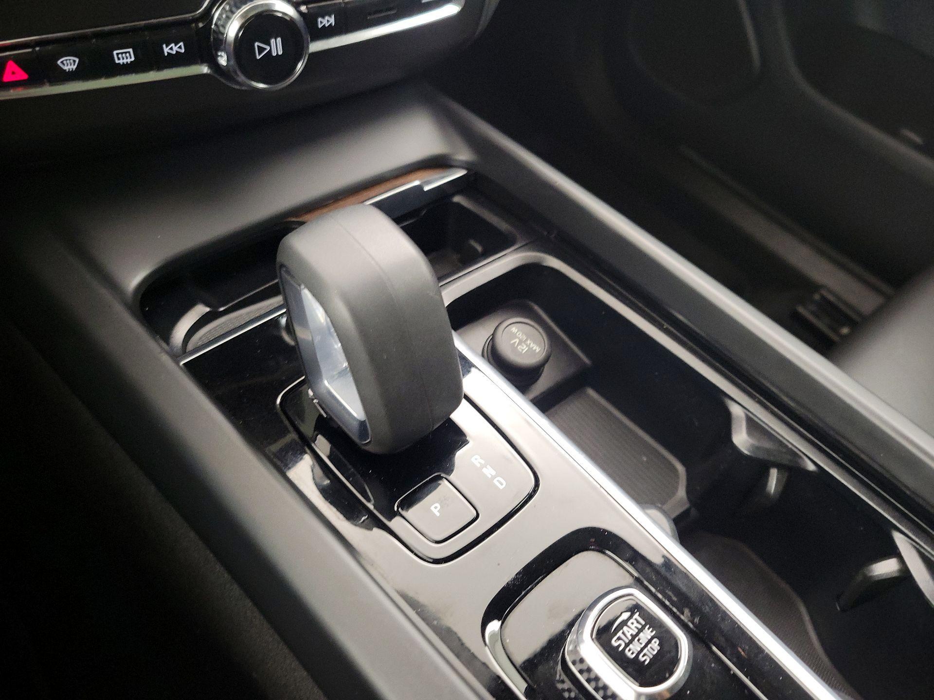 Thumbnail: 2023 Volvo XC60 - 18