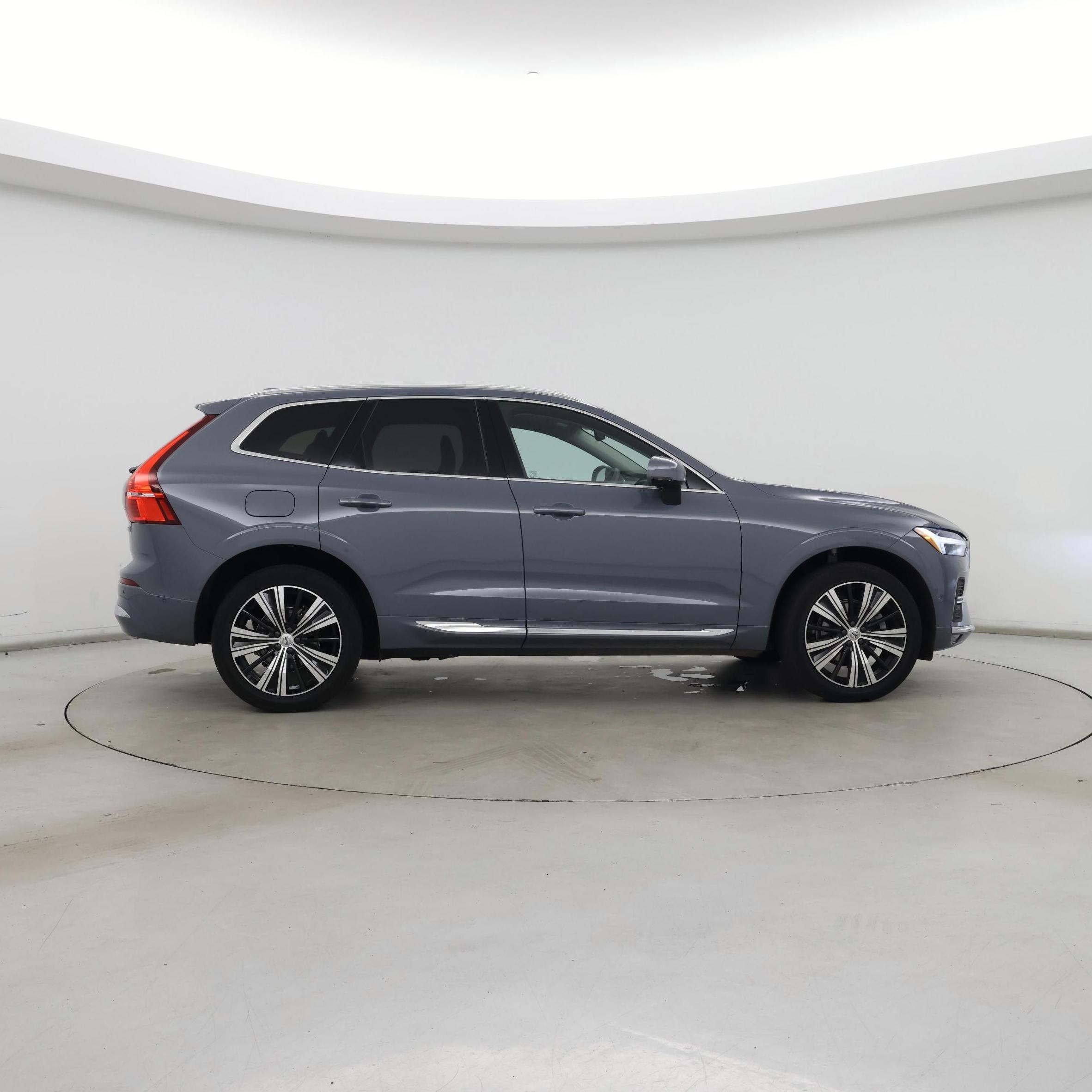 Thumbnail: 2023 Volvo XC60 - 7