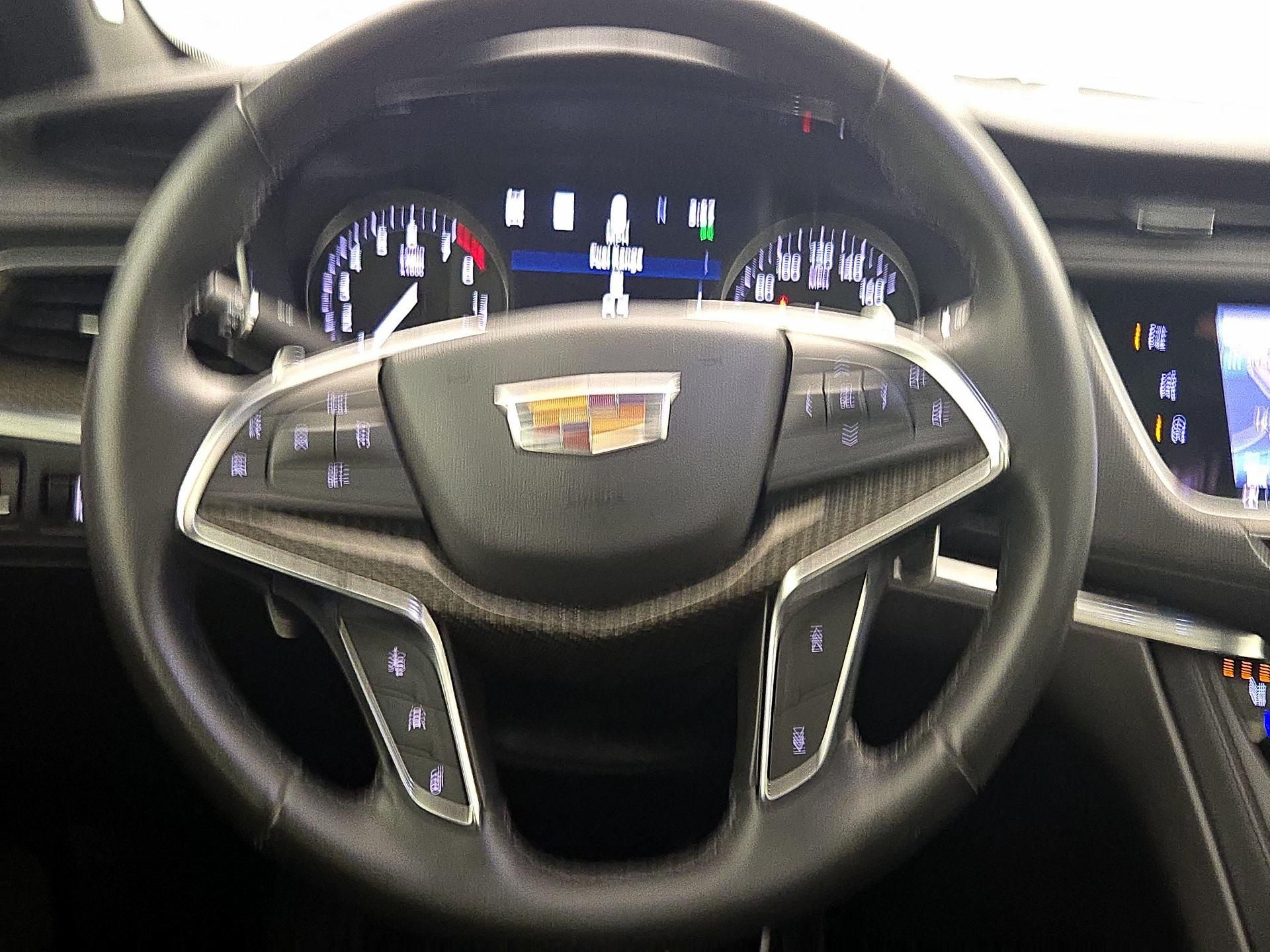 Thumbnail: 2021 Cadillac XT5 - 10