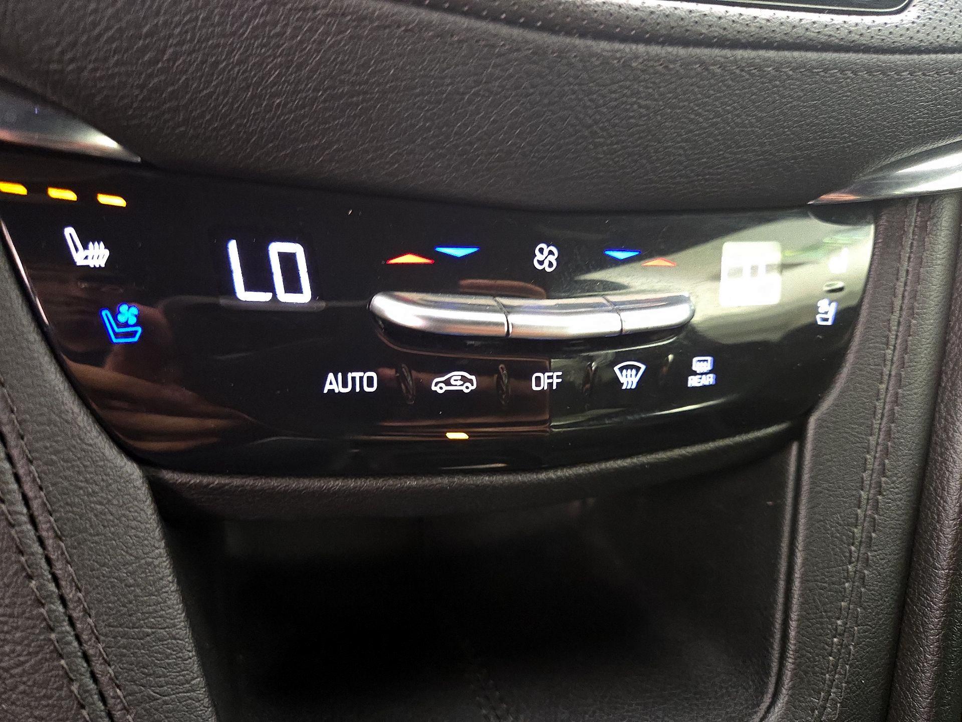 Thumbnail: 2021 Cadillac XT5 - 17