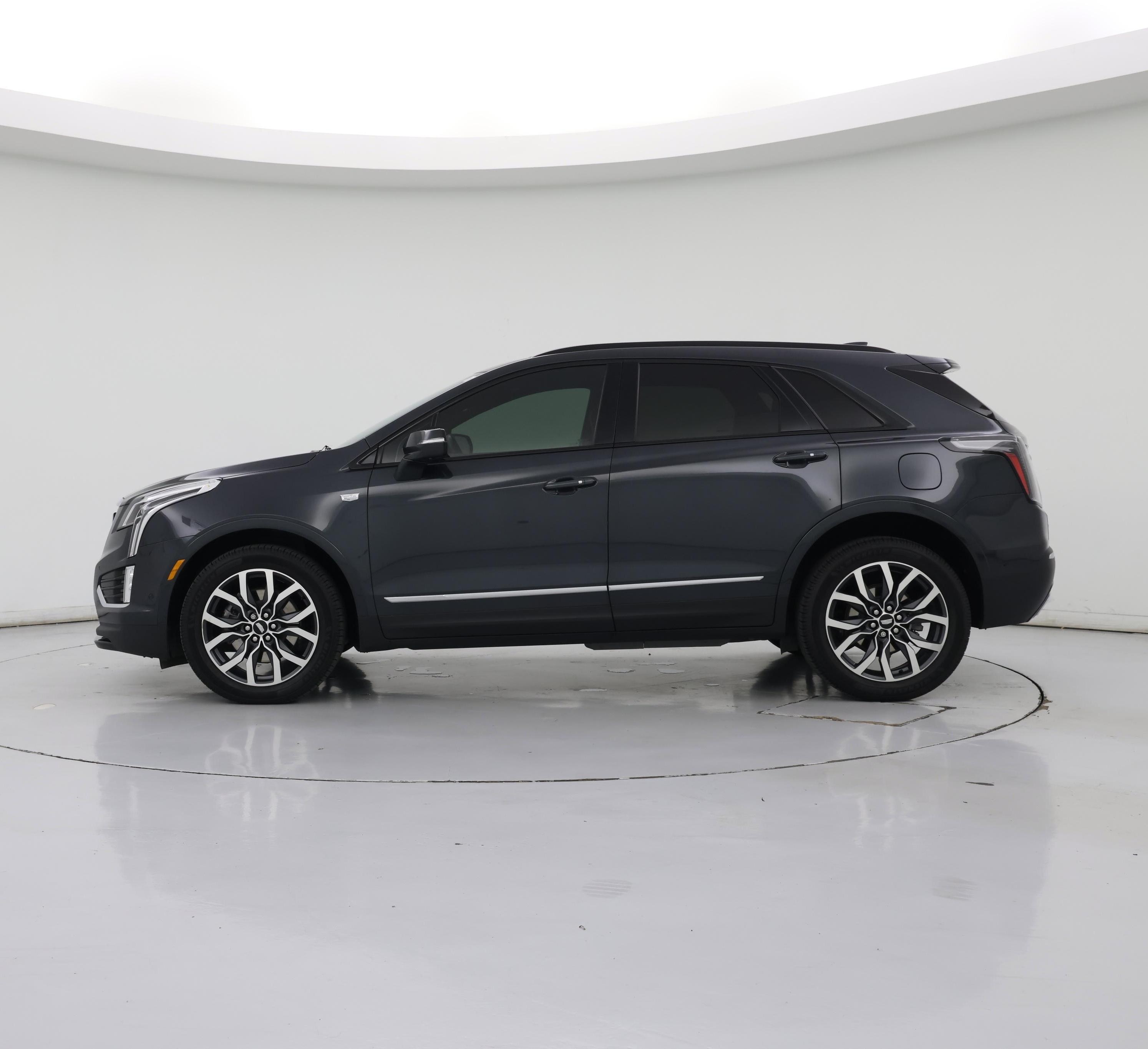 Thumbnail: 2021 Cadillac XT5 - 3