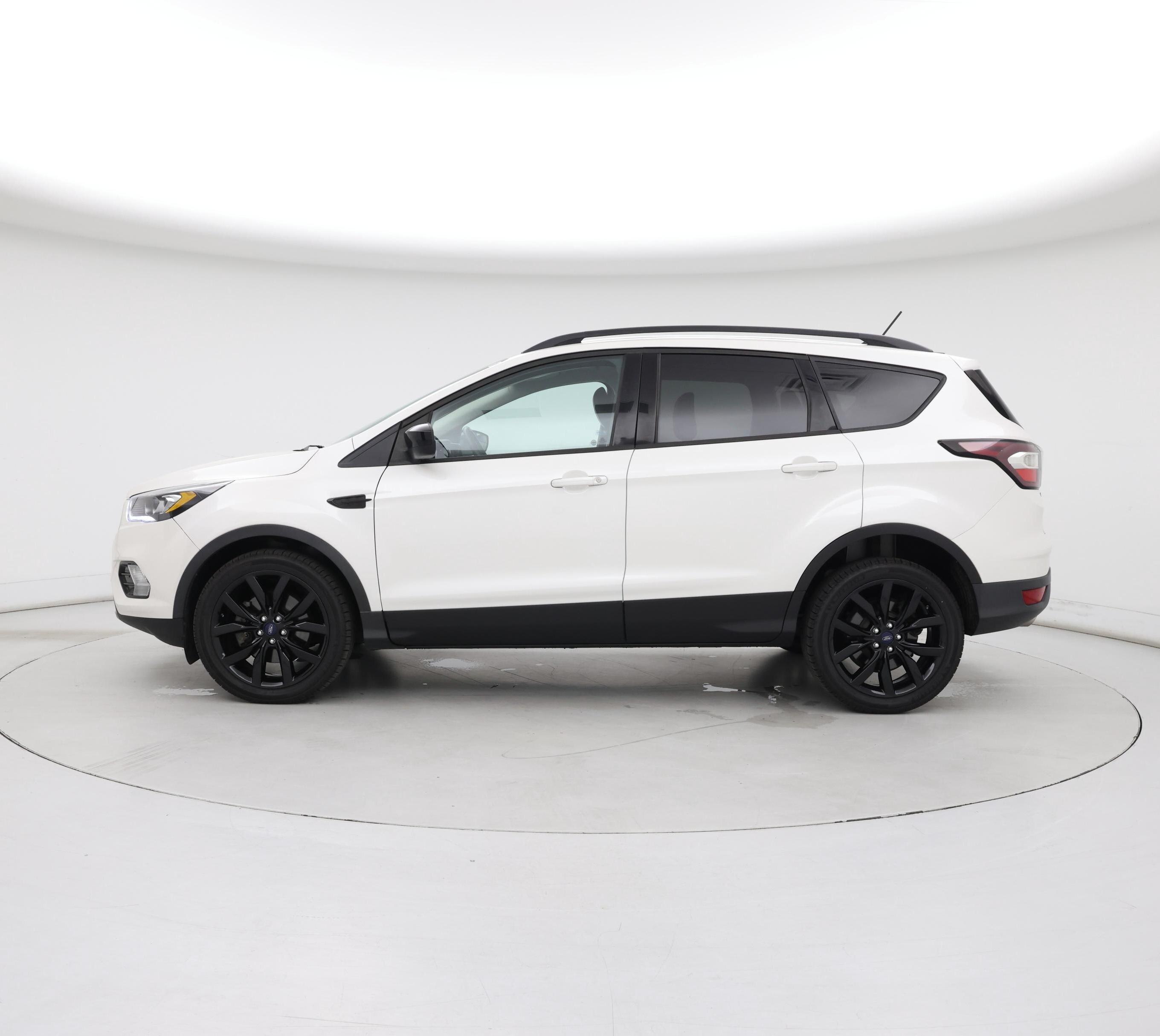 Thumbnail: 2018 Ford Escape - 3