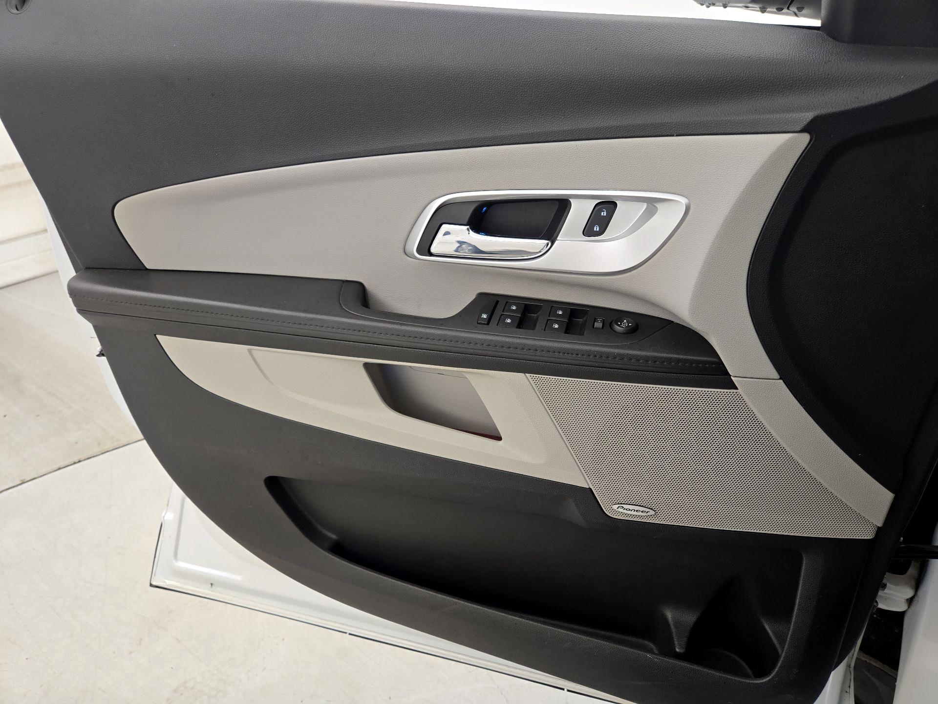 Thumbnail: 2017 Chevrolet Equinox - 12
