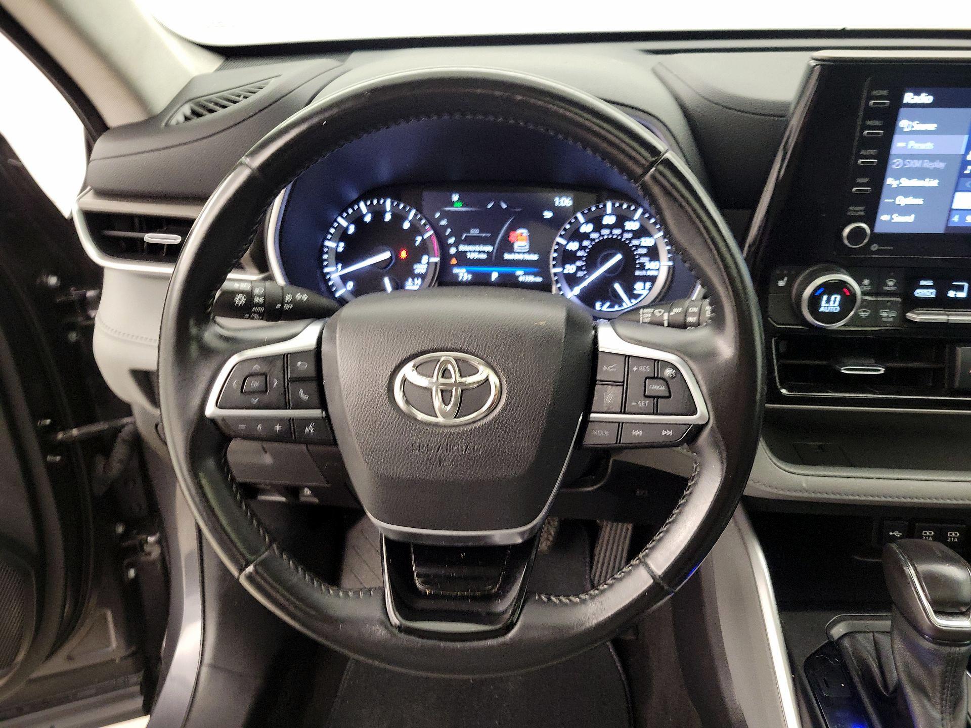 Thumbnail: 2021 Toyota Highlander - 10