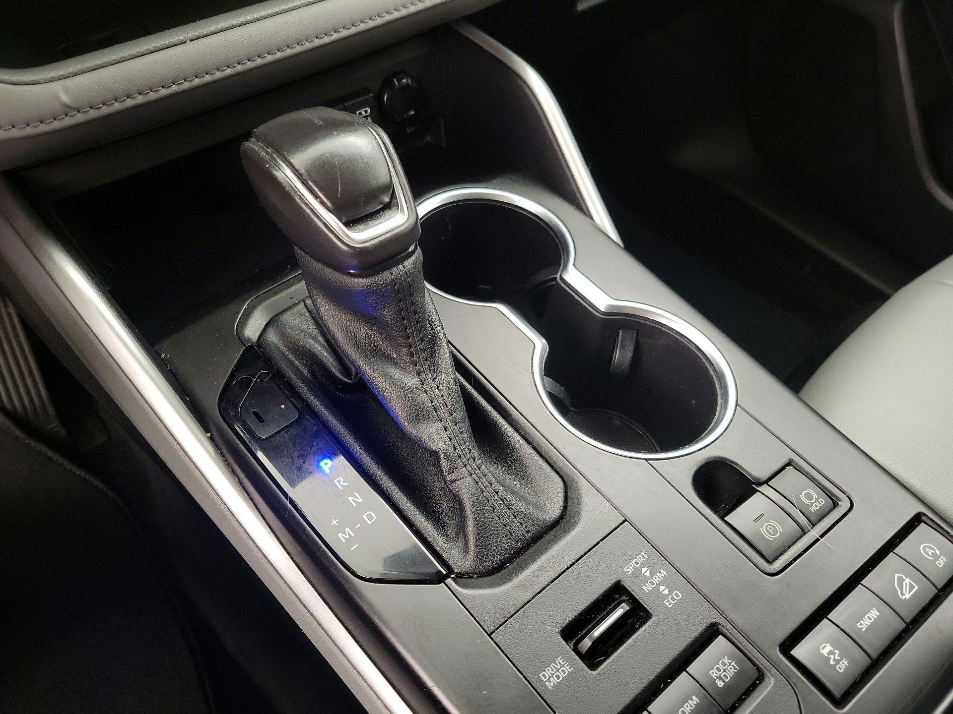 Thumbnail: 2021 Toyota Highlander - 17