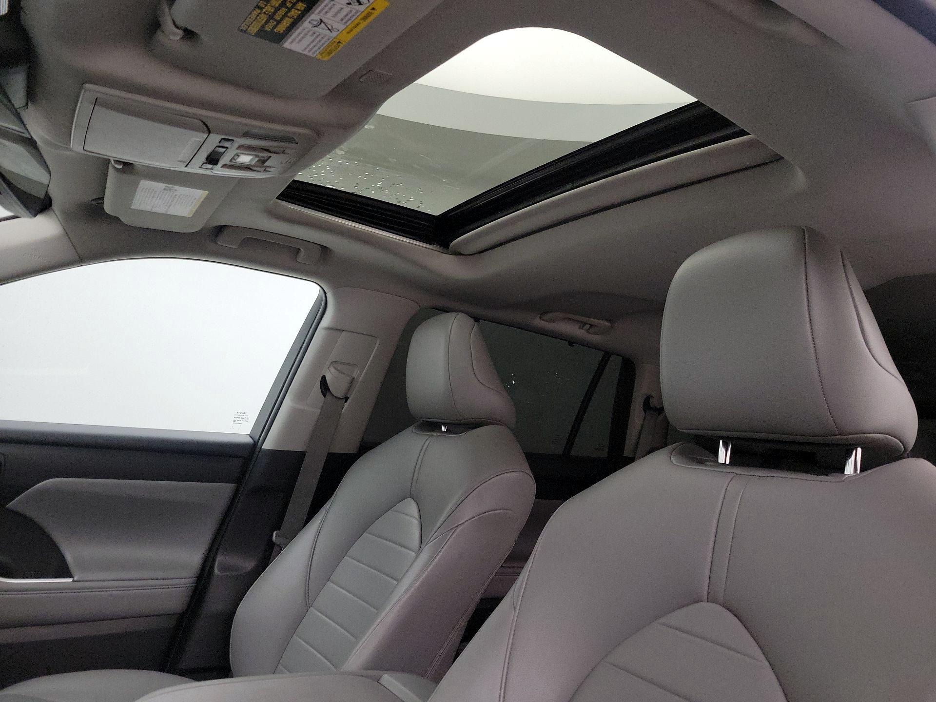 Thumbnail: 2021 Toyota Highlander - 19