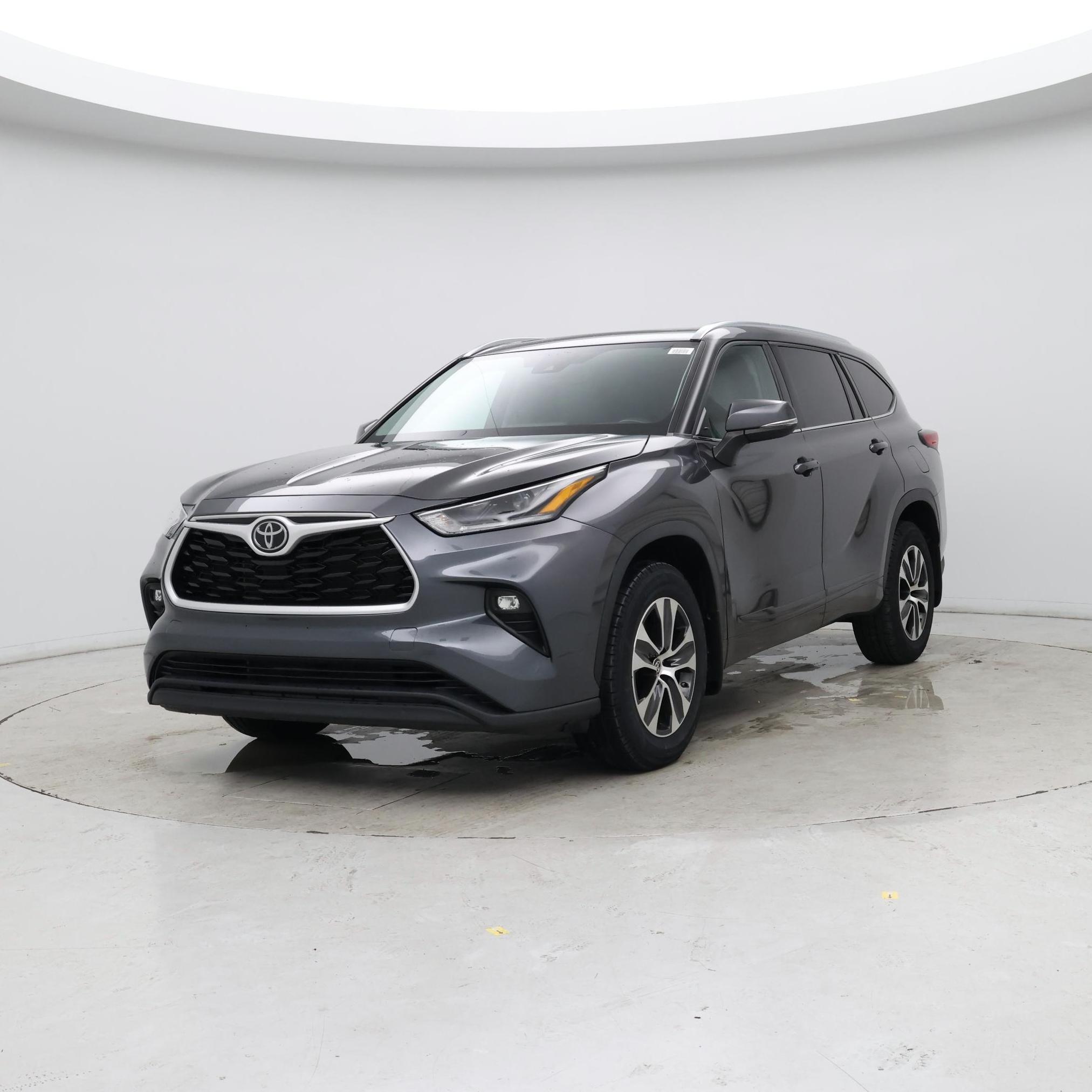Thumbnail: 2021 Toyota Highlander - 4