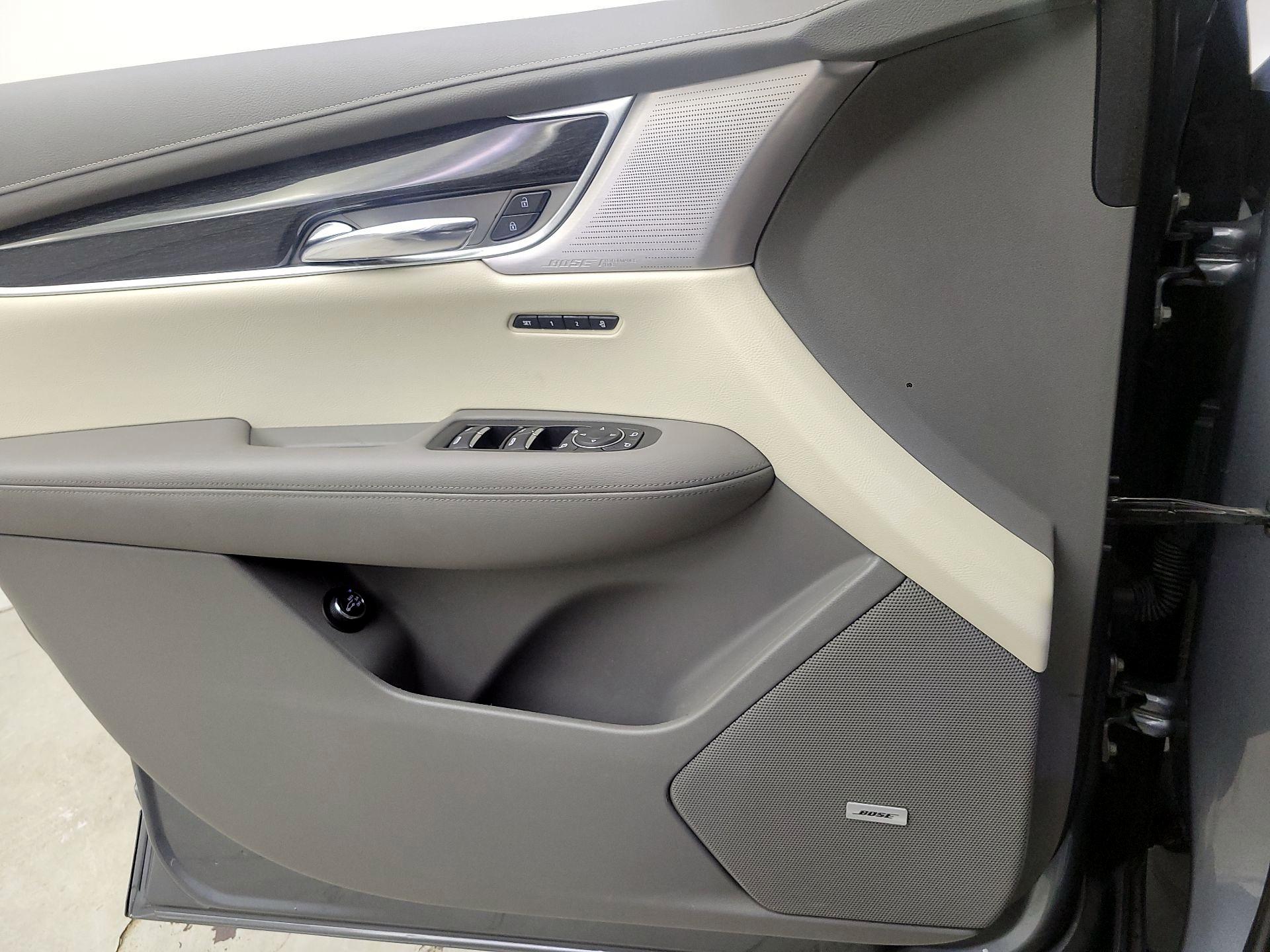 Thumbnail: 2021 Cadillac XT6 - 12