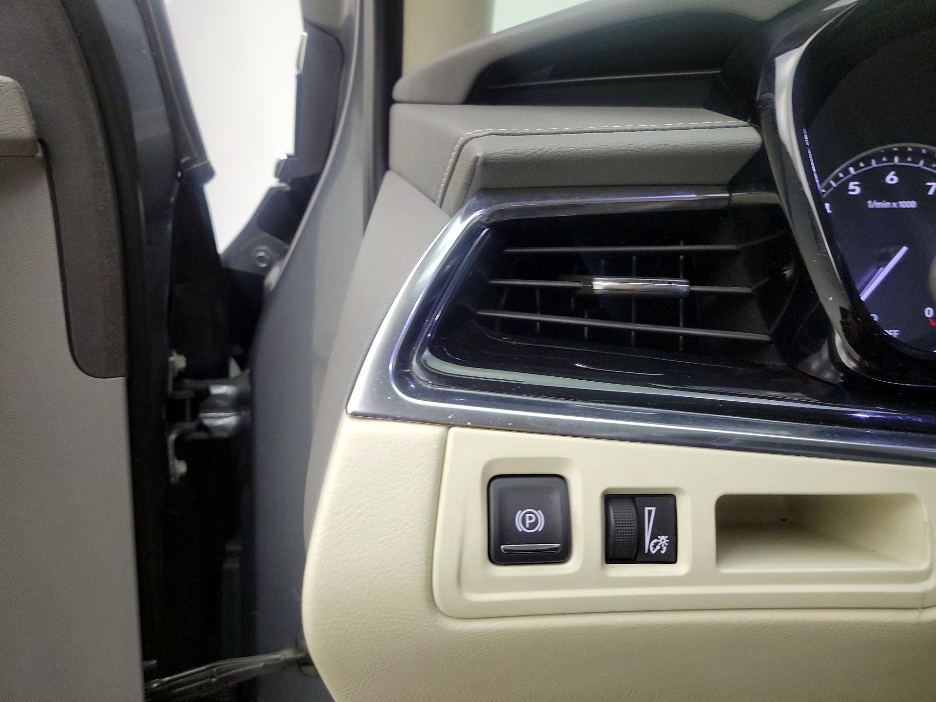Thumbnail: 2021 Cadillac XT6 - 13