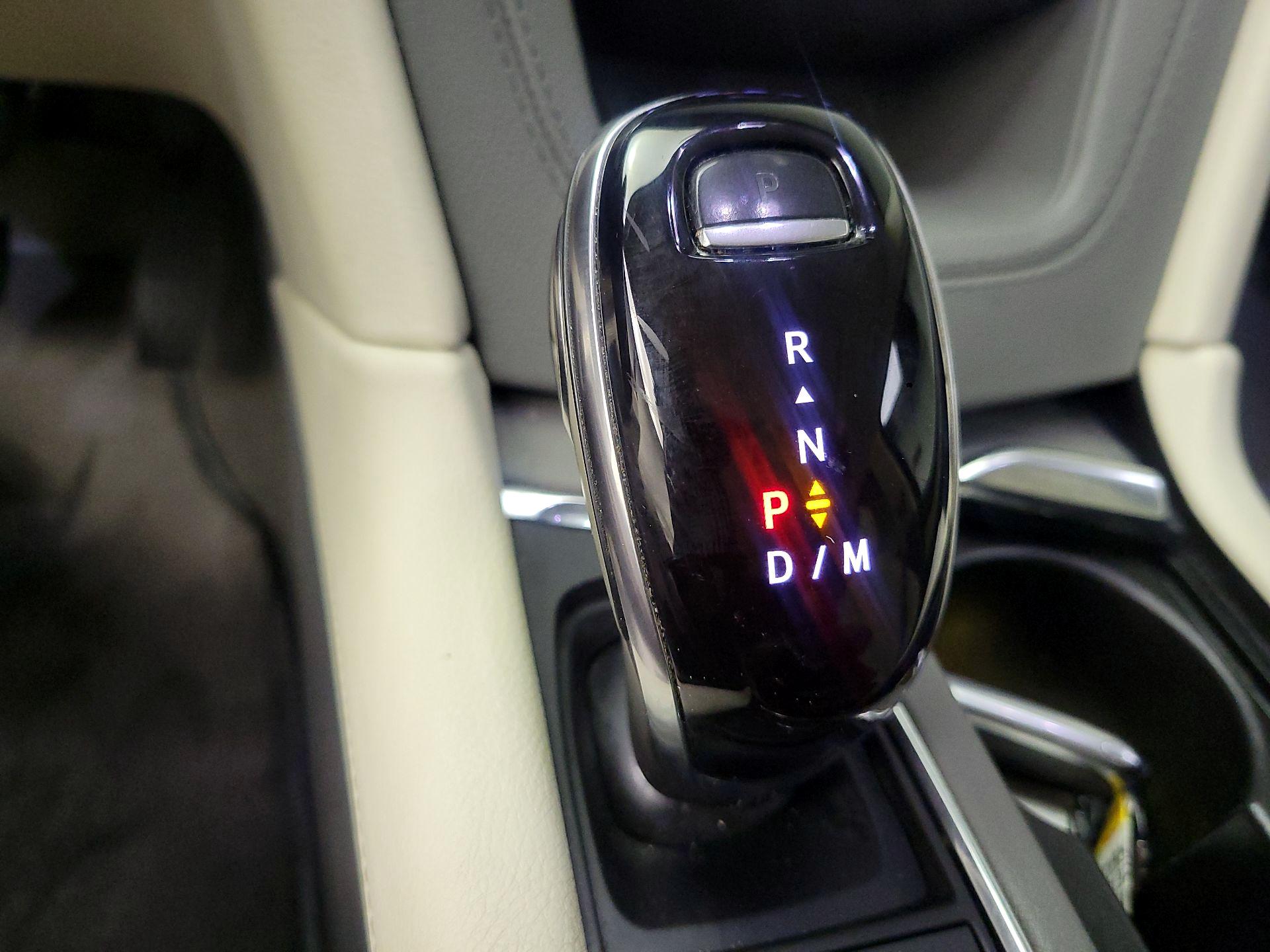 Thumbnail: 2021 Cadillac XT6 - 17