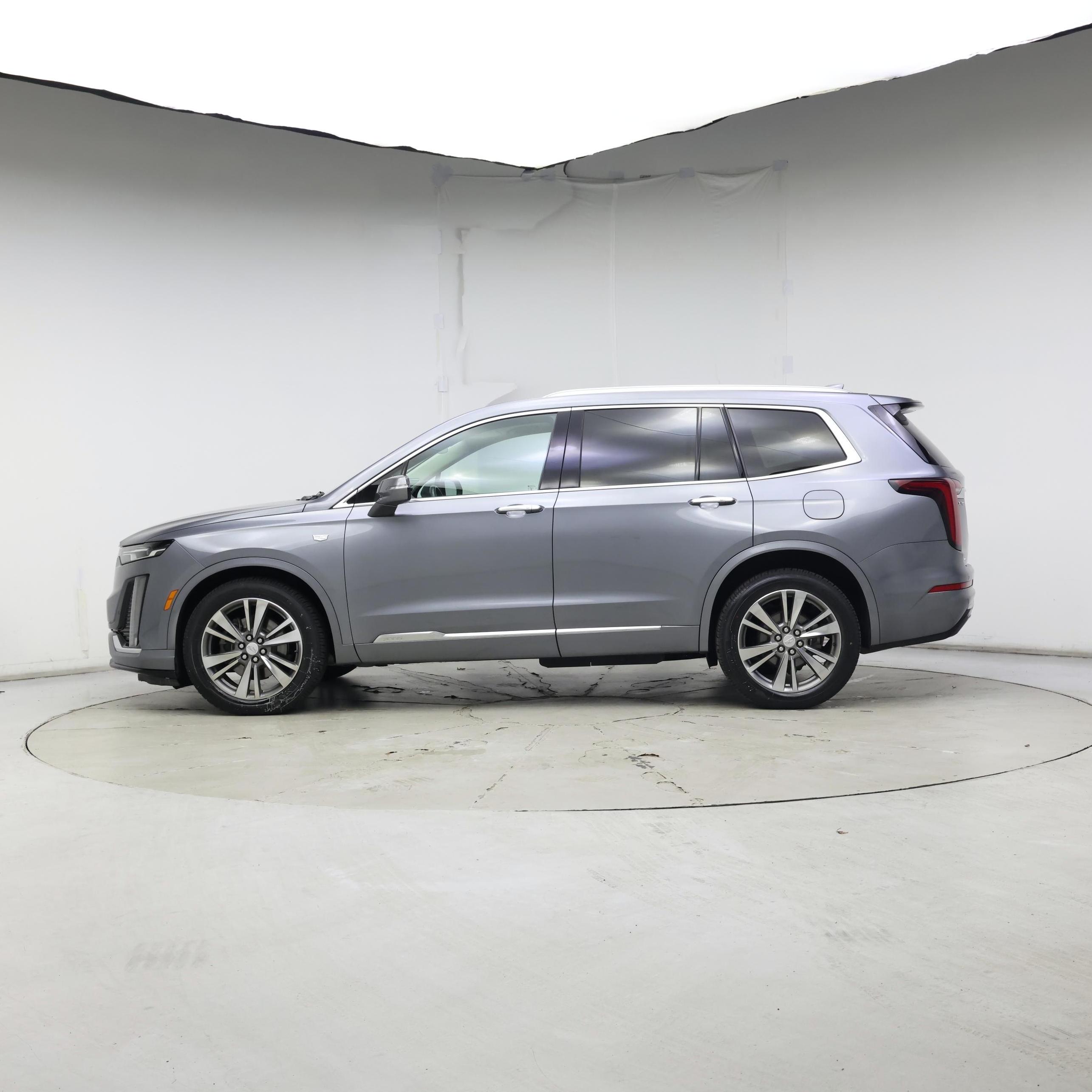 Thumbnail: 2021 Cadillac XT6 - 3
