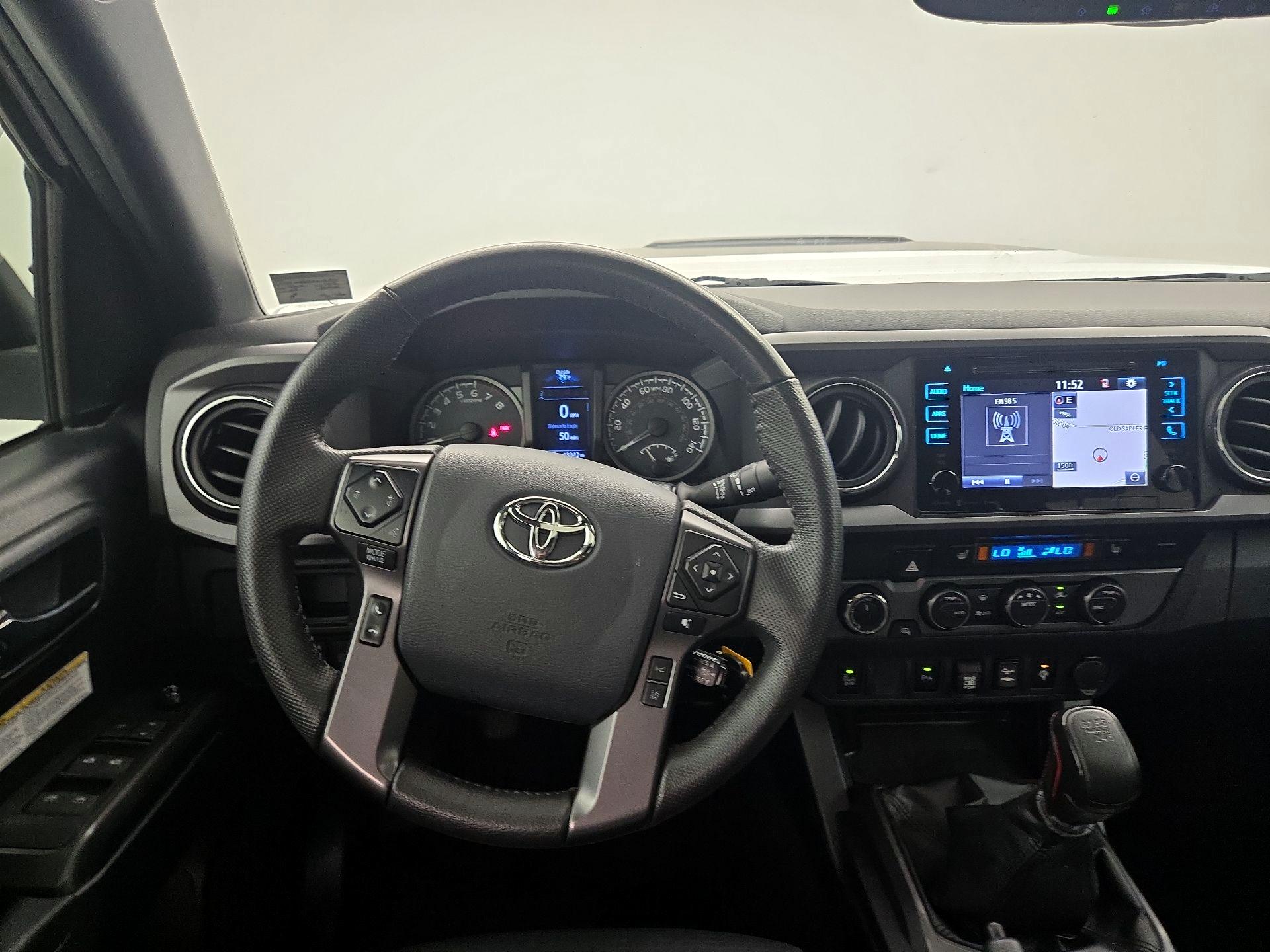 Thumbnail: 2019 Toyota Tacoma - 10