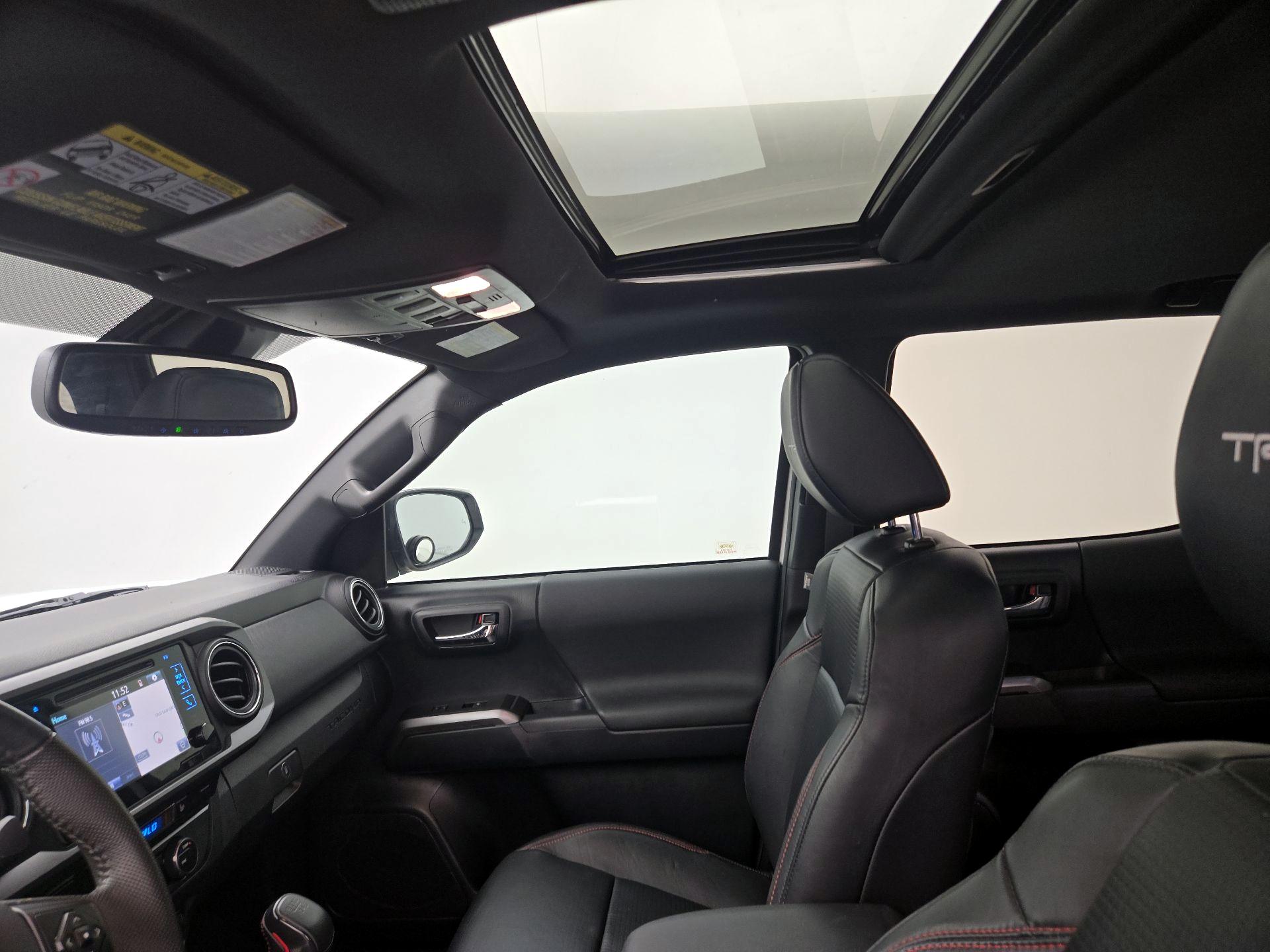 Thumbnail: 2019 Toyota Tacoma - 20