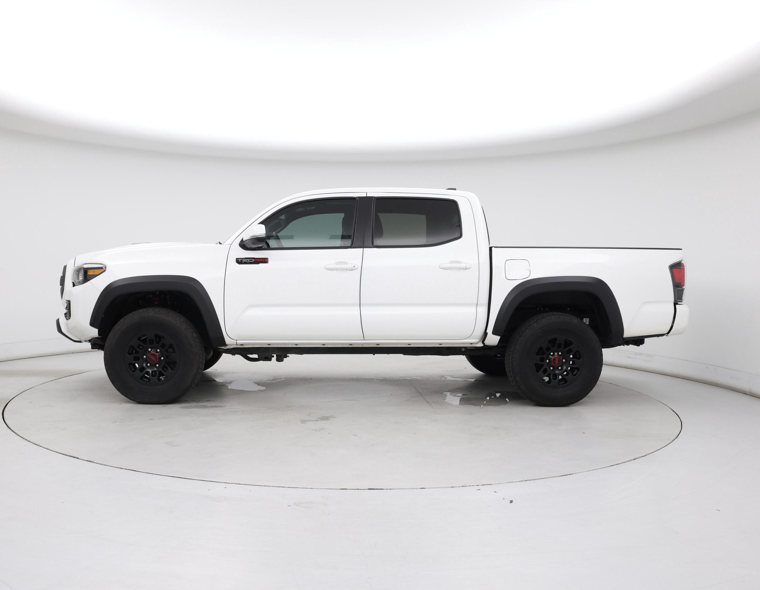 Thumbnail: 2019 Toyota Tacoma - 3