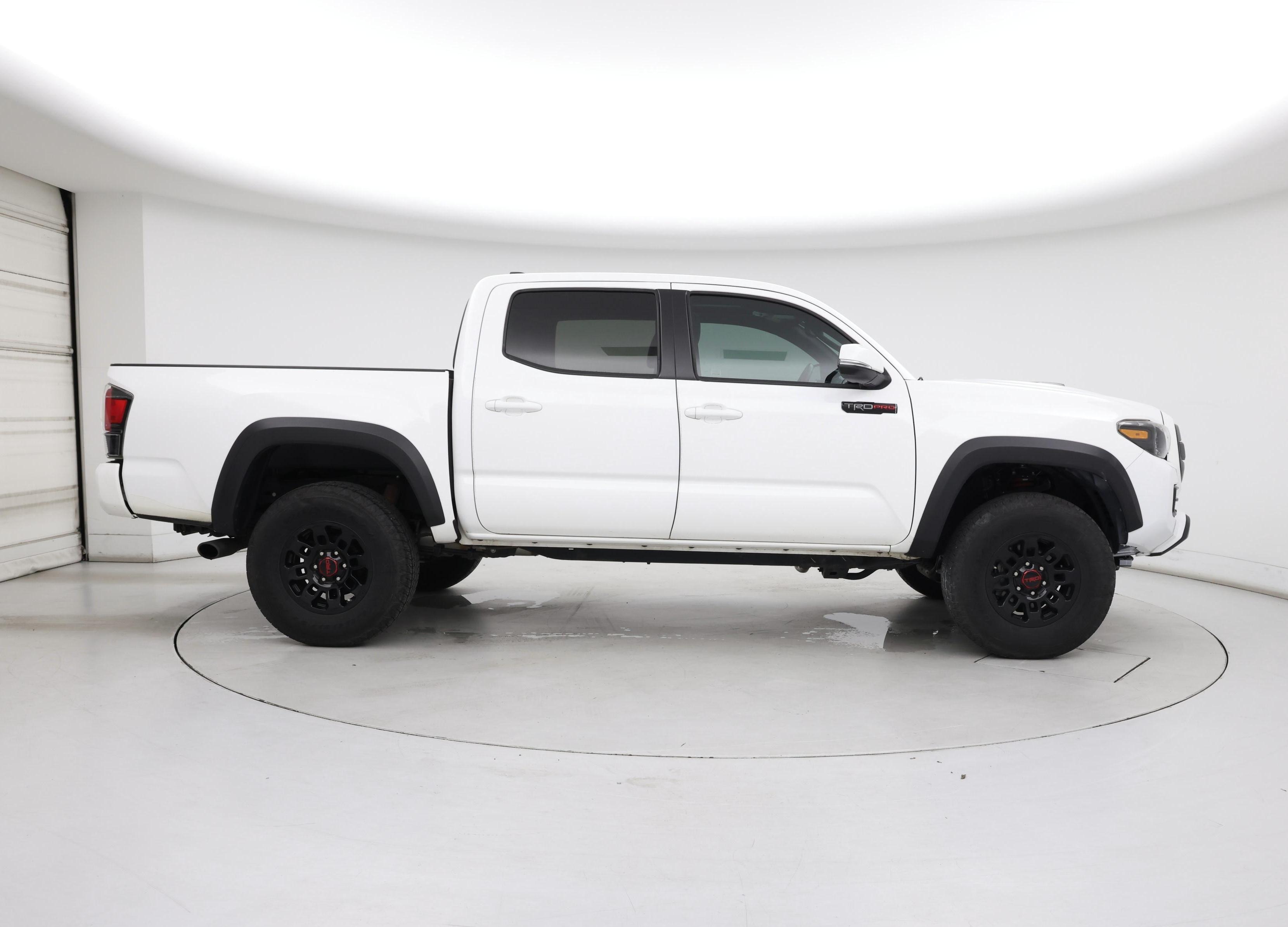 Thumbnail: 2019 Toyota Tacoma - 7