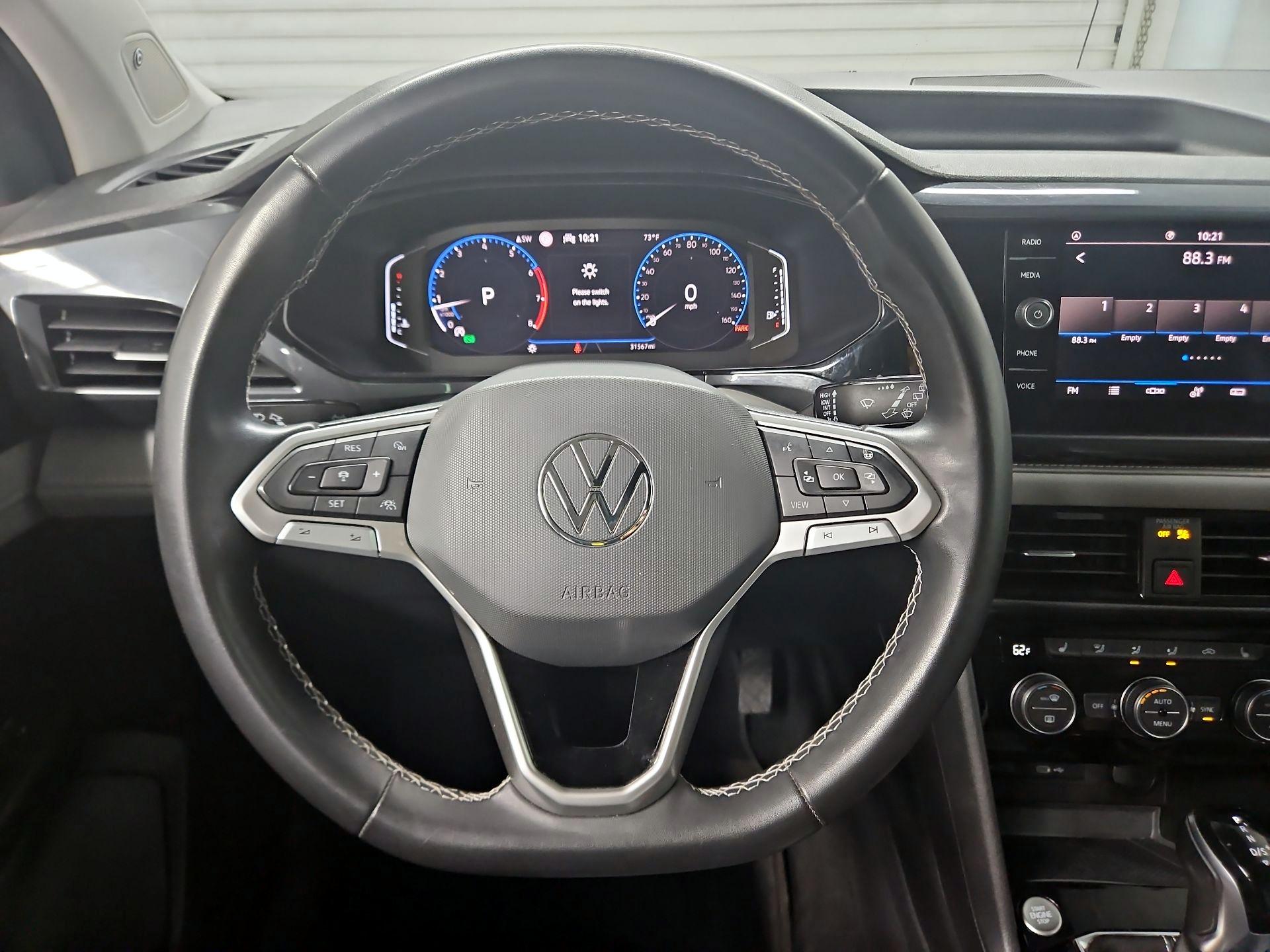 Thumbnail: 2022 Volkswagen Taos - 10