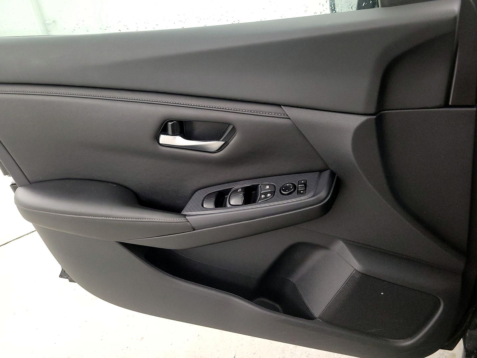 Thumbnail: 2023 Nissan Sentra - 10