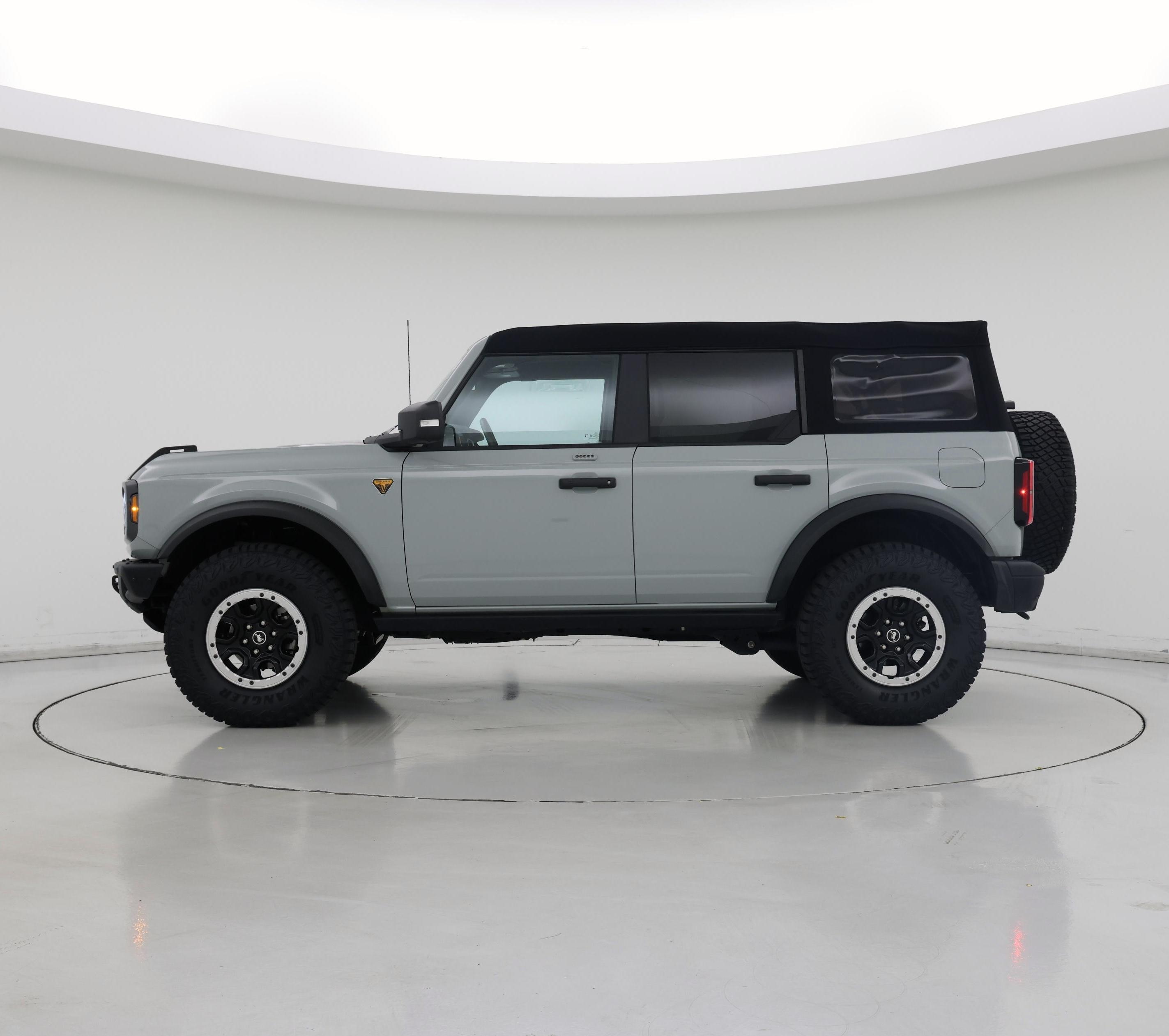 Thumbnail: 2023 Ford Bronco - 3