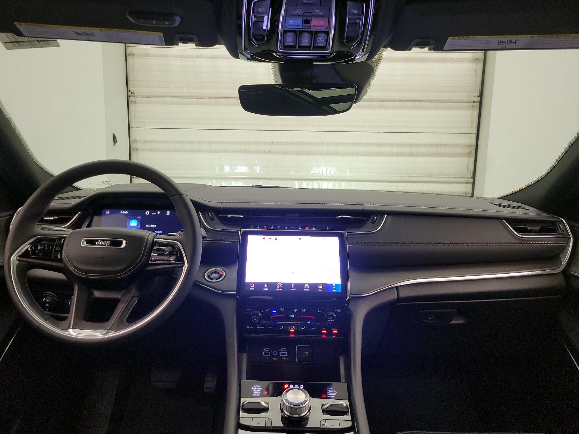 Thumbnail: 2024 Jeep Grand Cherokee - 9