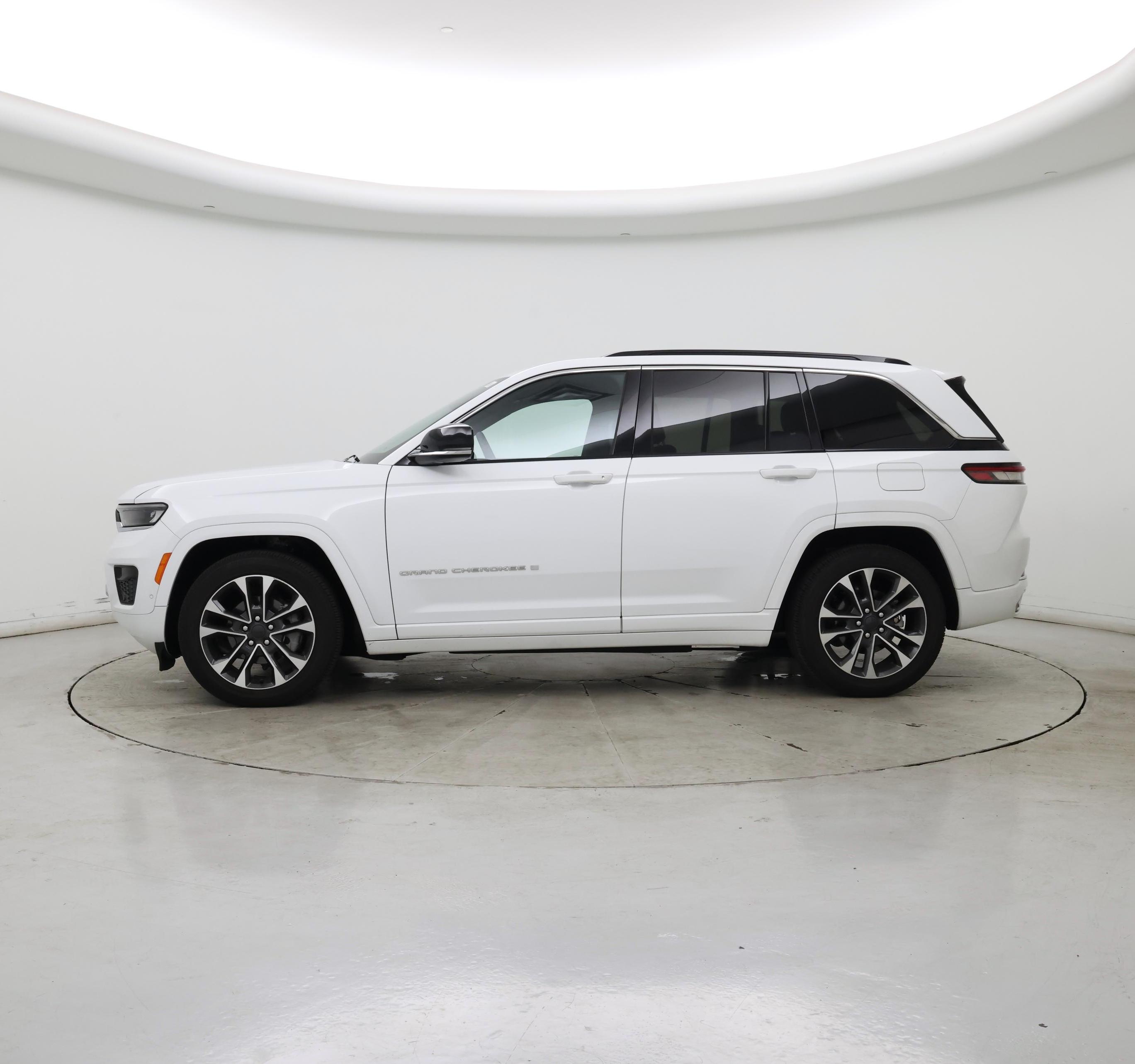 Thumbnail: 2024 Jeep Grand Cherokee - 3