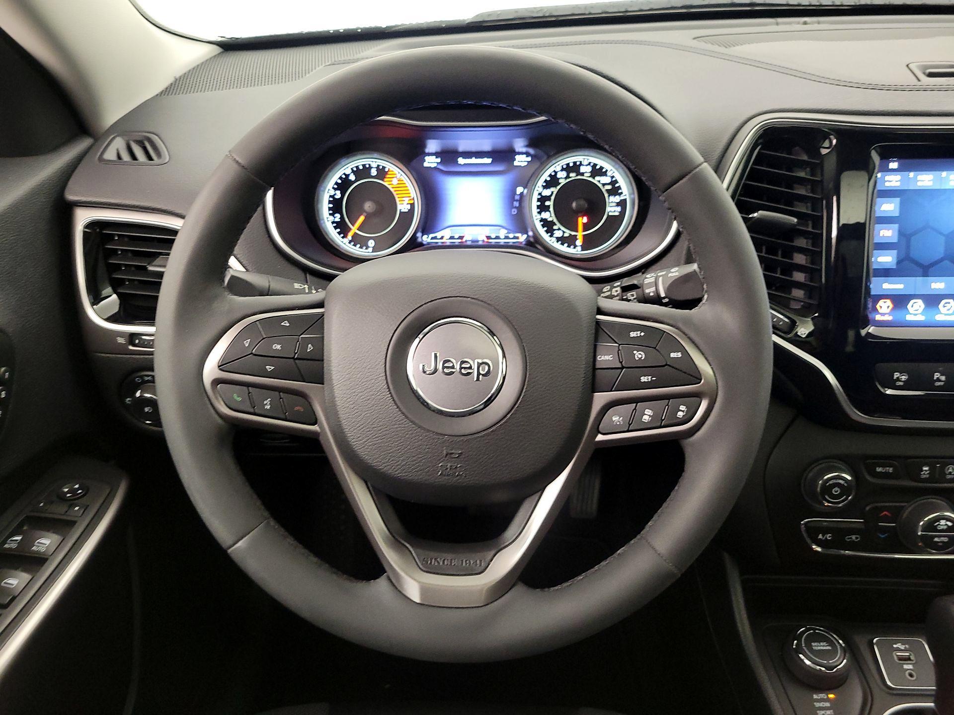 Thumbnail: 2022 Jeep Cherokee - 10