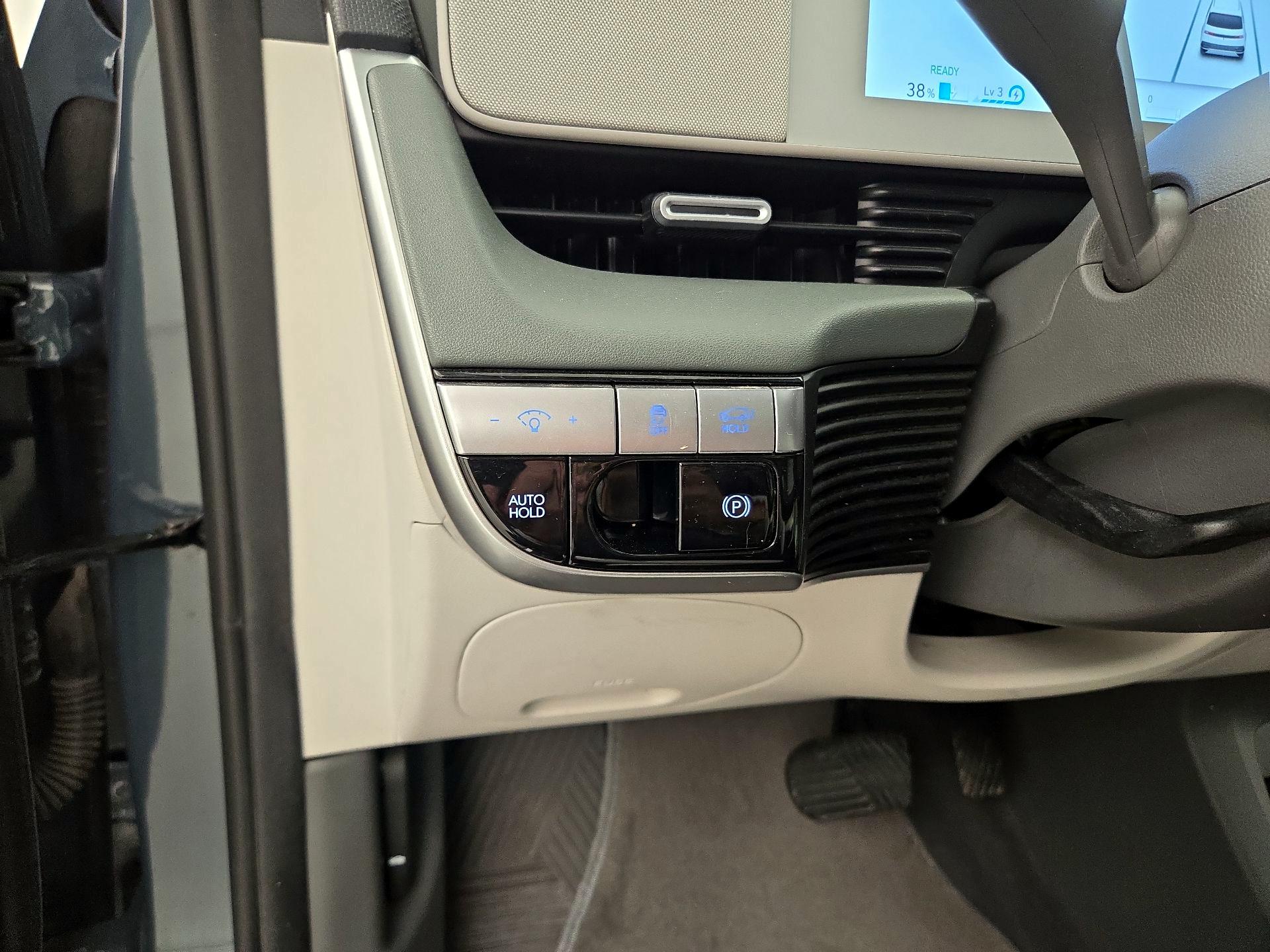 Thumbnail: 2022 Hyundai Ioniq 5 - 13