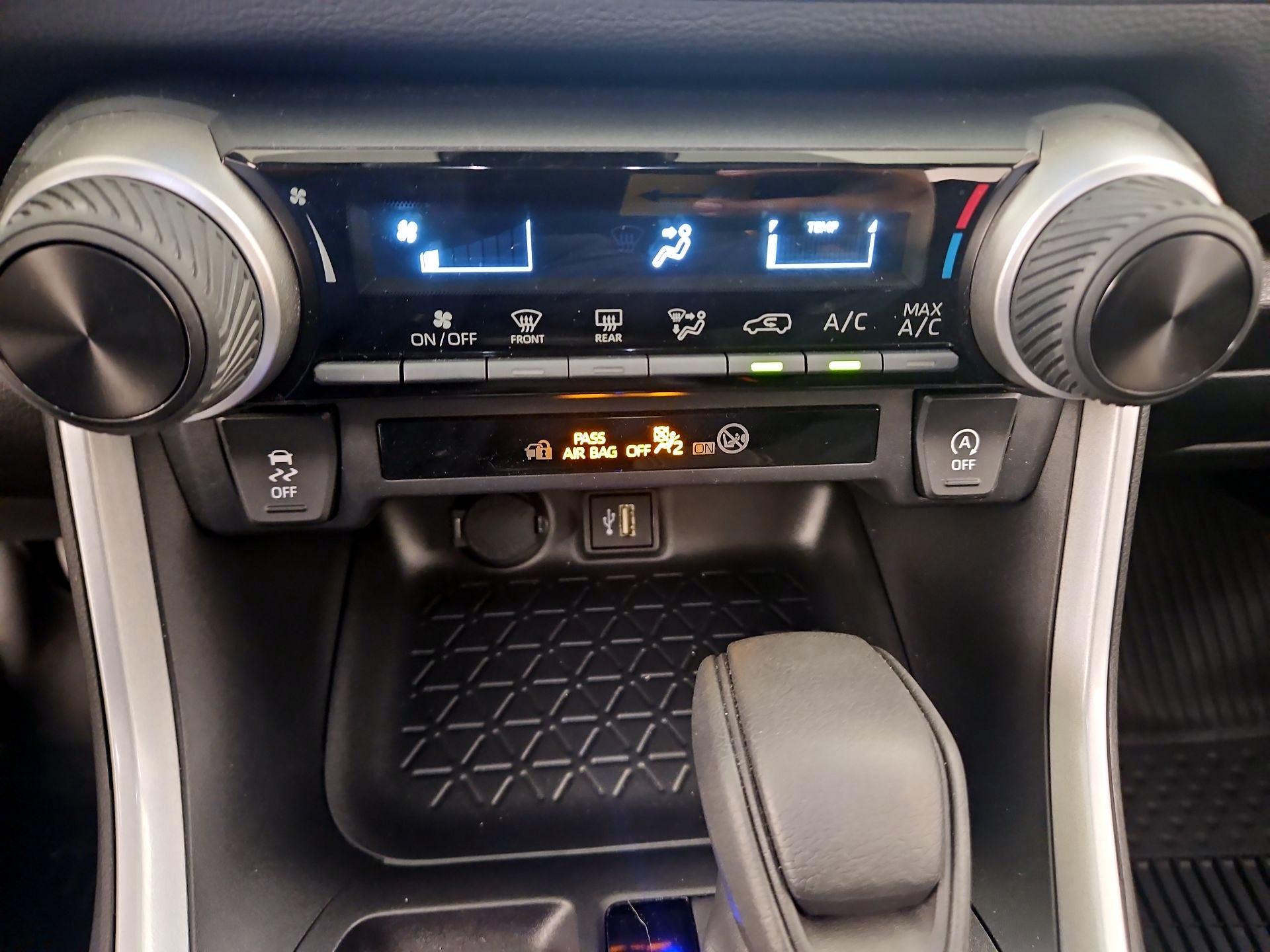 Thumbnail: 2025 Toyota RAV4 - 16