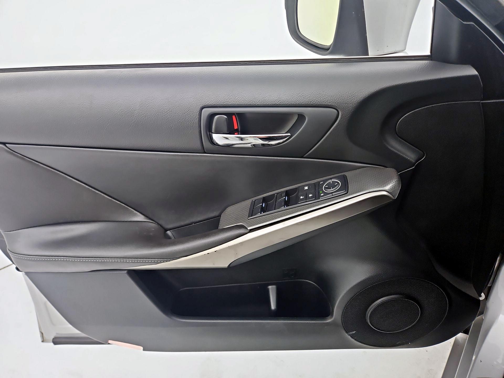 Thumbnail: 2014 Lexus IS - 12