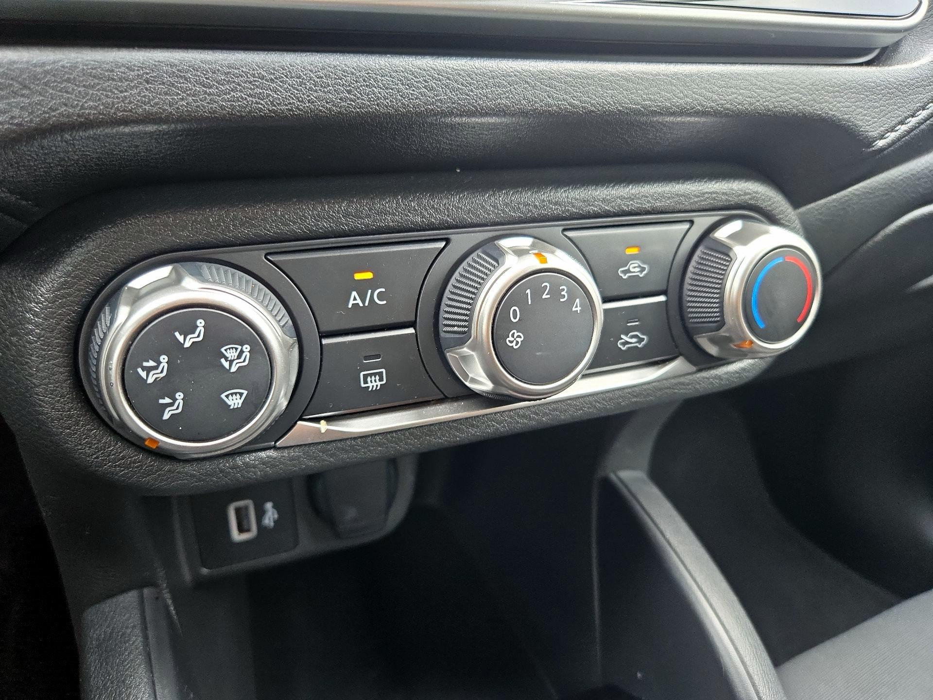 Thumbnail: 2020 Nissan Versa - 15