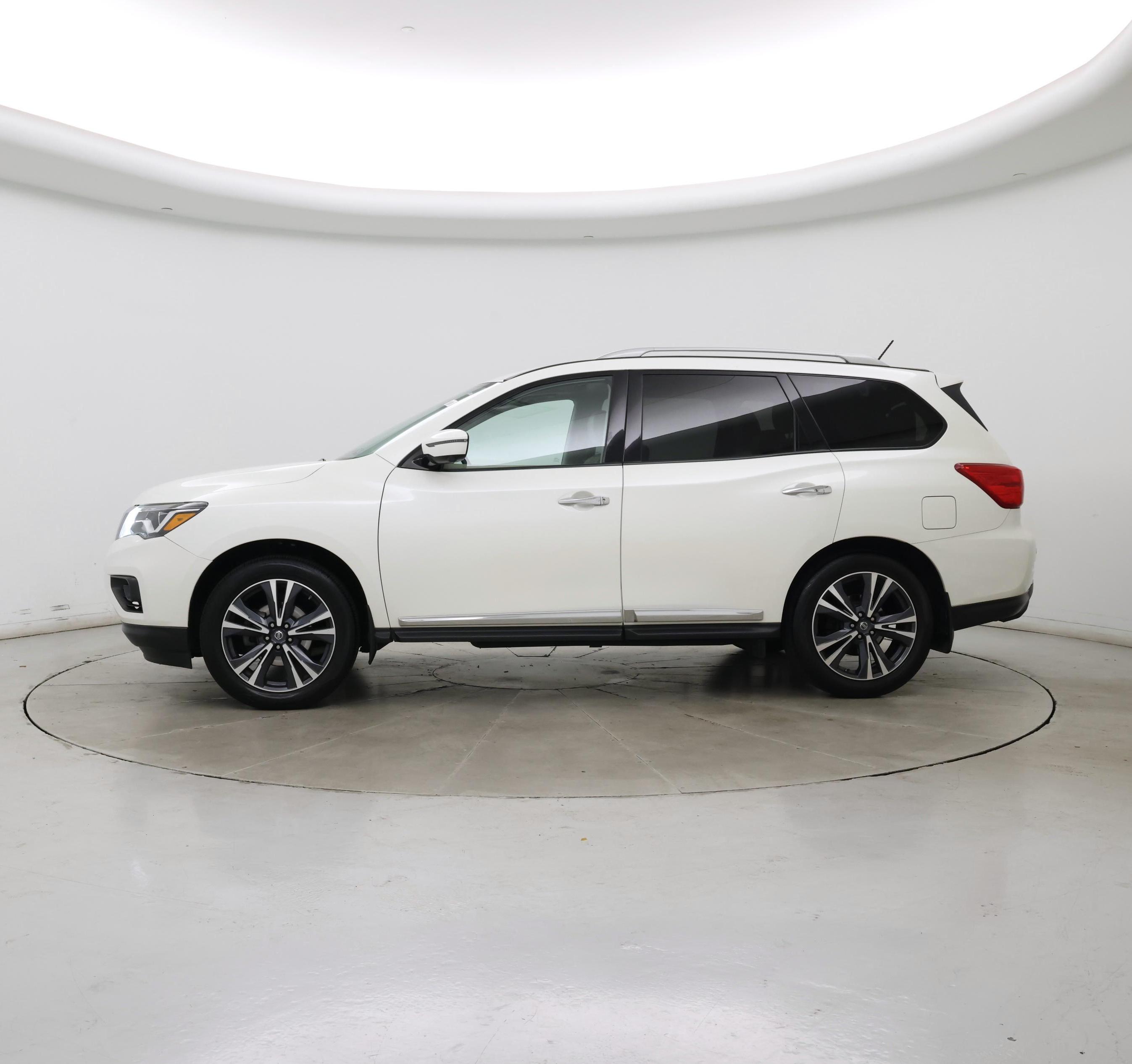 Thumbnail: 2018 Nissan Pathfinder - 3