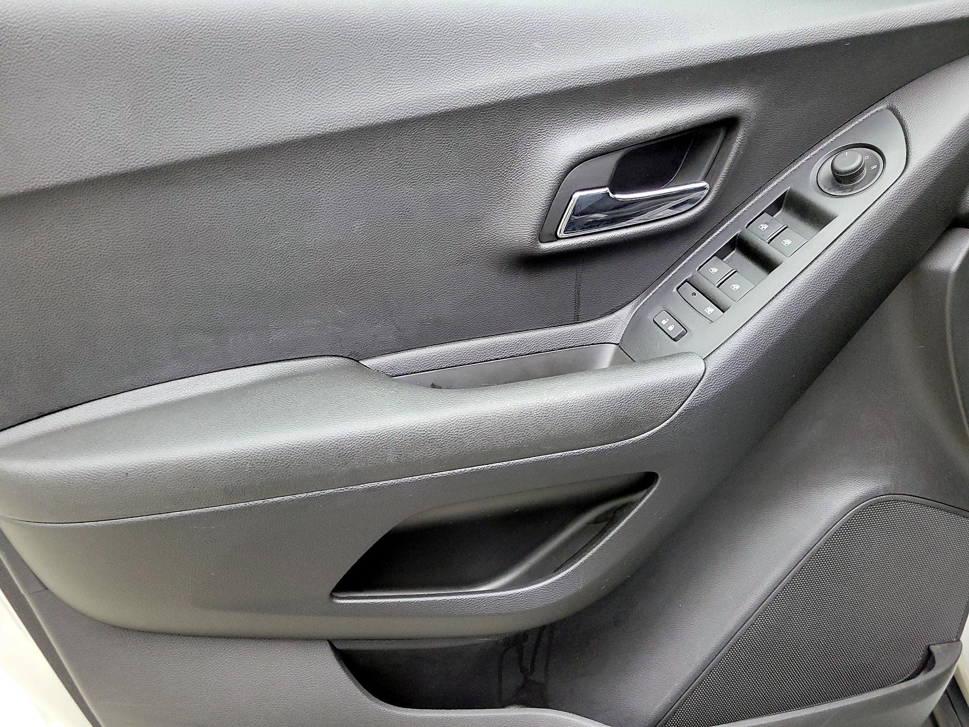 Thumbnail: 2019 Chevrolet Trax - 12