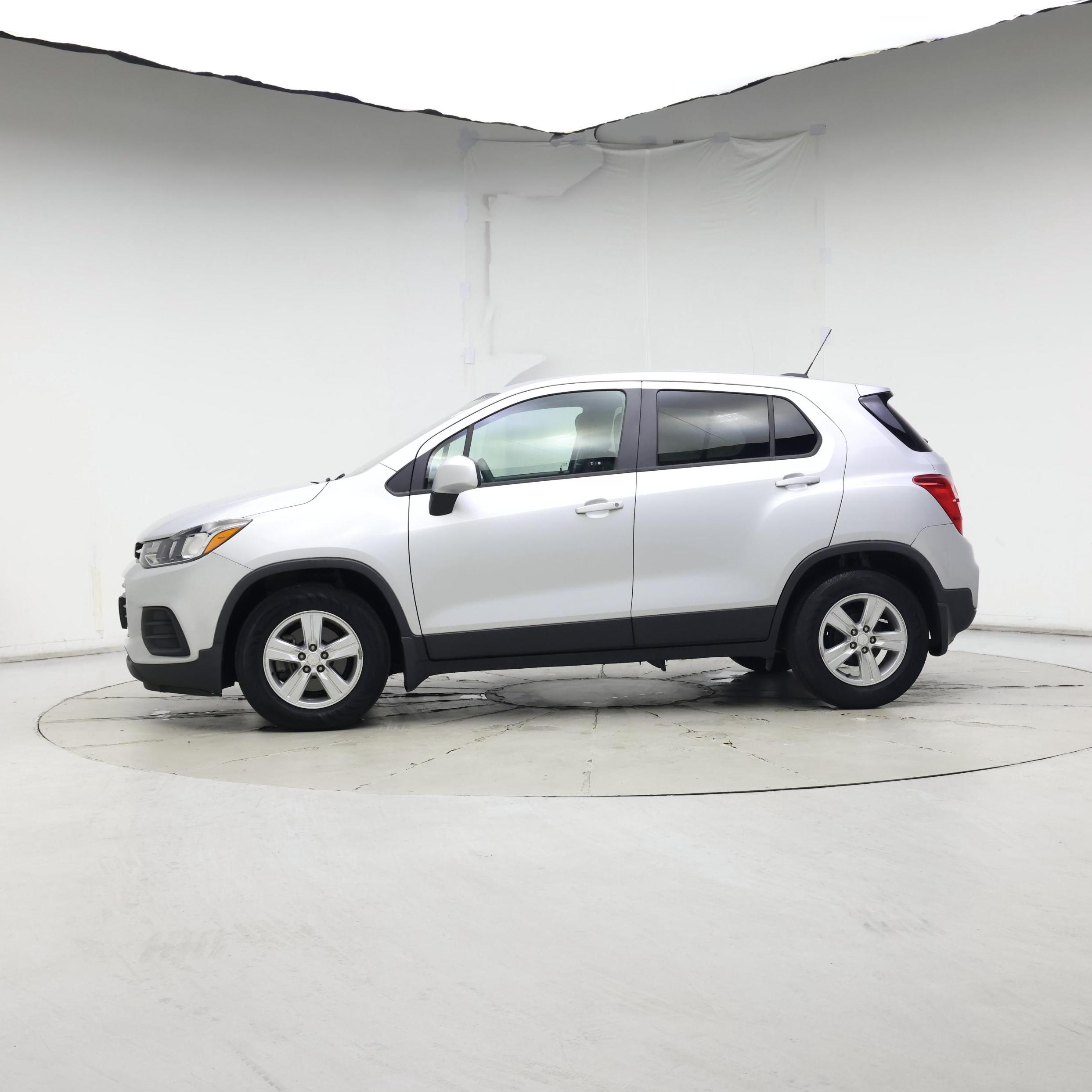 Thumbnail: 2019 Chevrolet Trax - 3