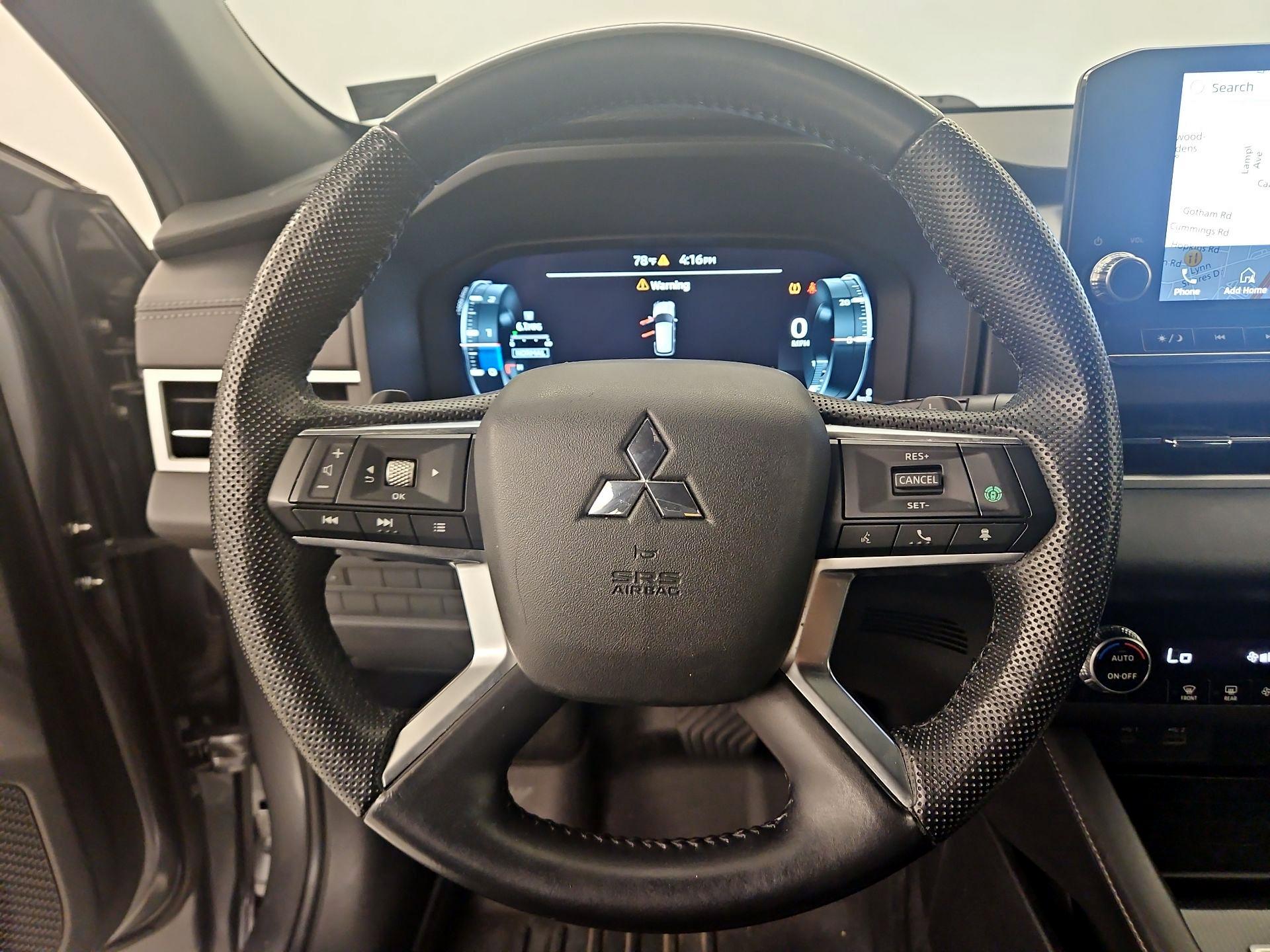 Thumbnail: 2023 Mitsubishi Outlander - 10