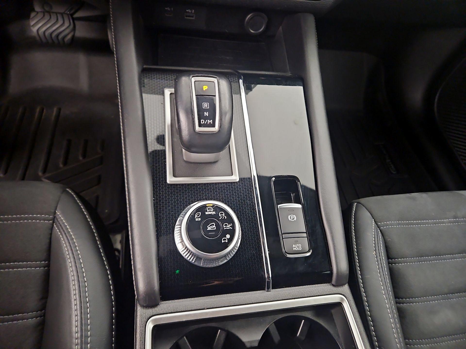 Thumbnail: 2023 Mitsubishi Outlander - 18