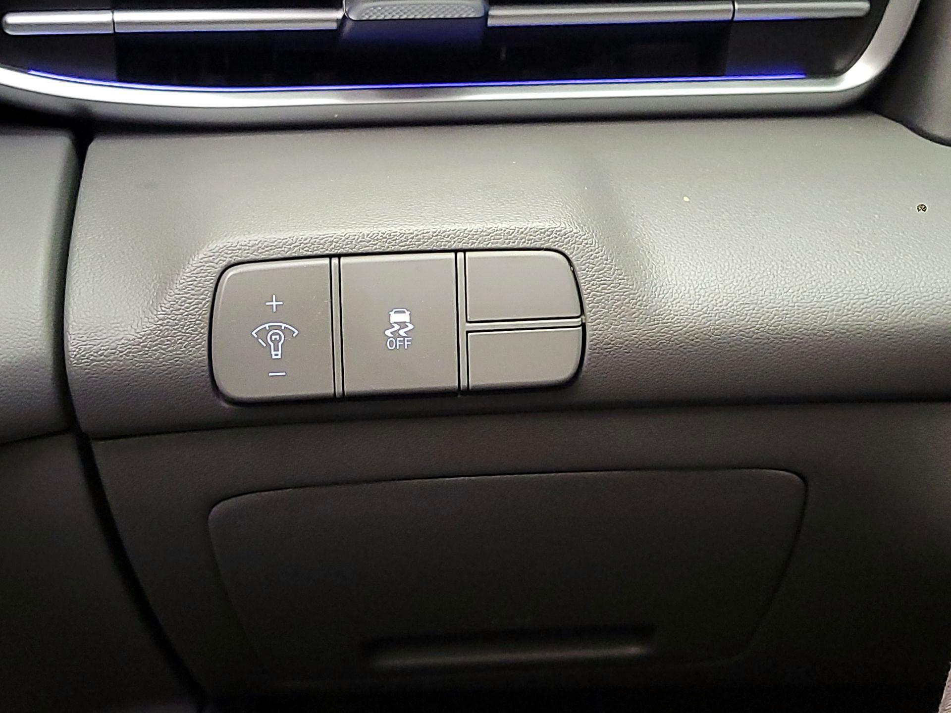 Thumbnail: 2025 Hyundai Elantra - 13