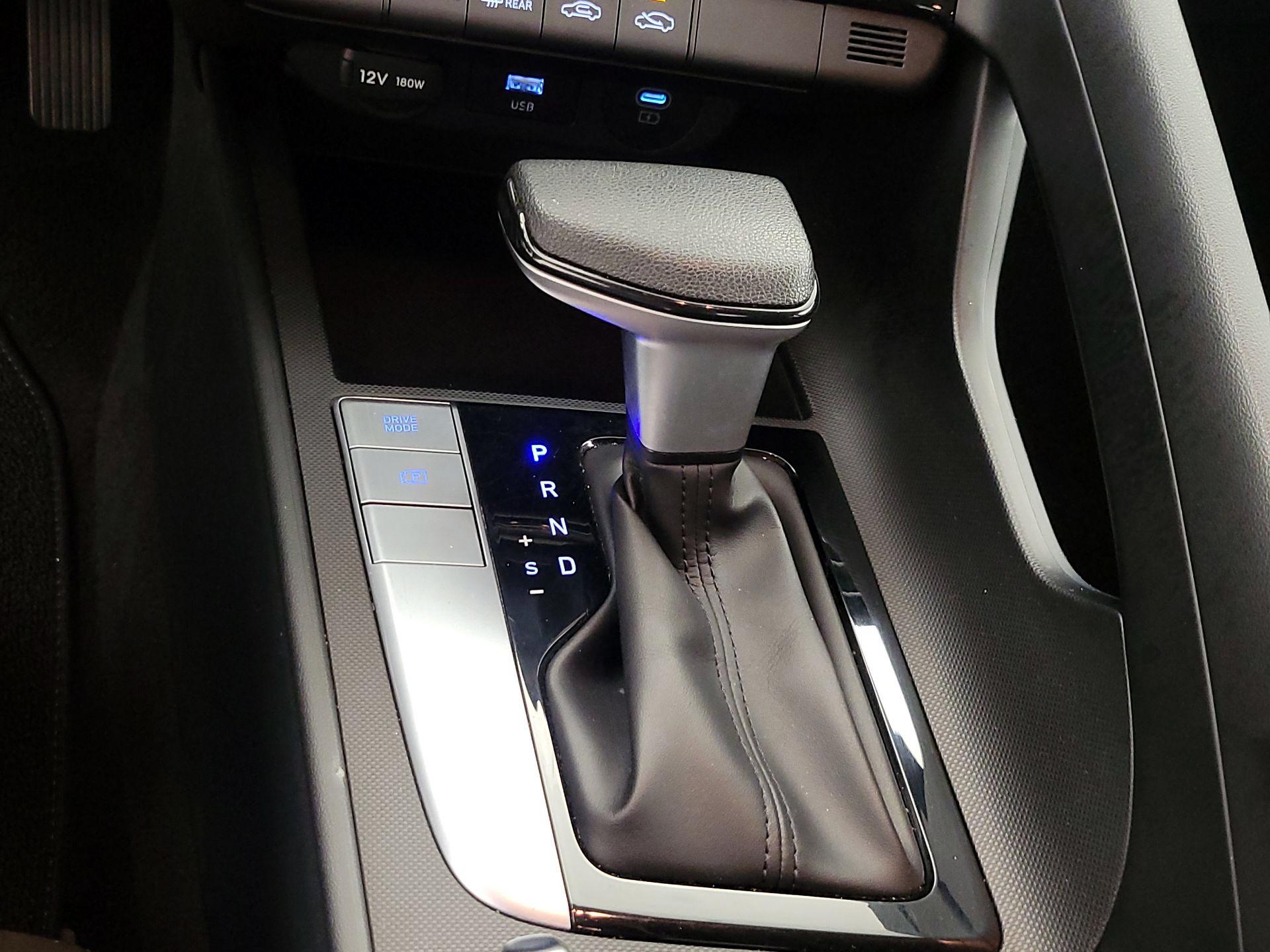 Thumbnail: 2024 Hyundai Elantra - 18