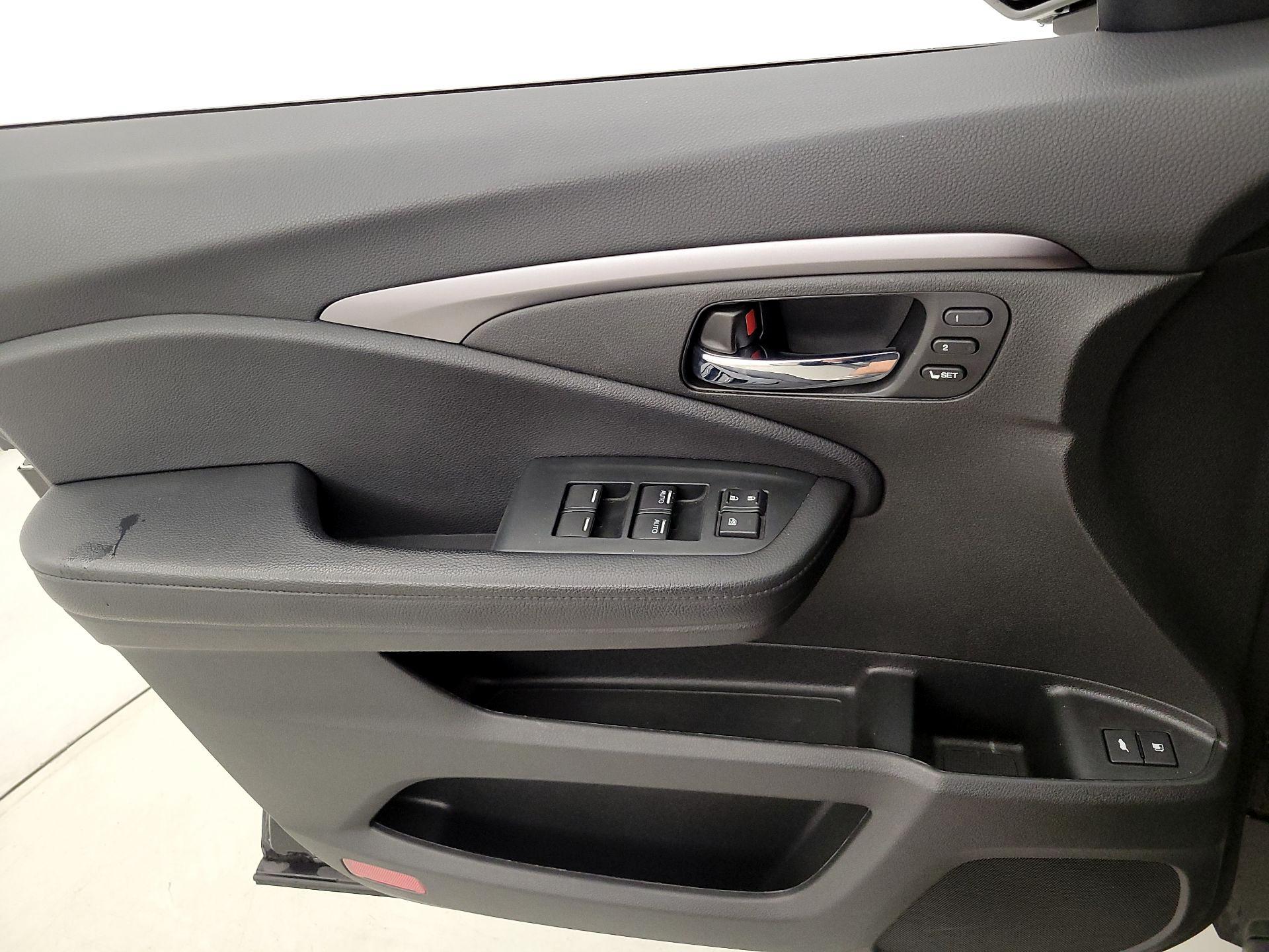 Thumbnail: 2022 Honda Pilot - 12