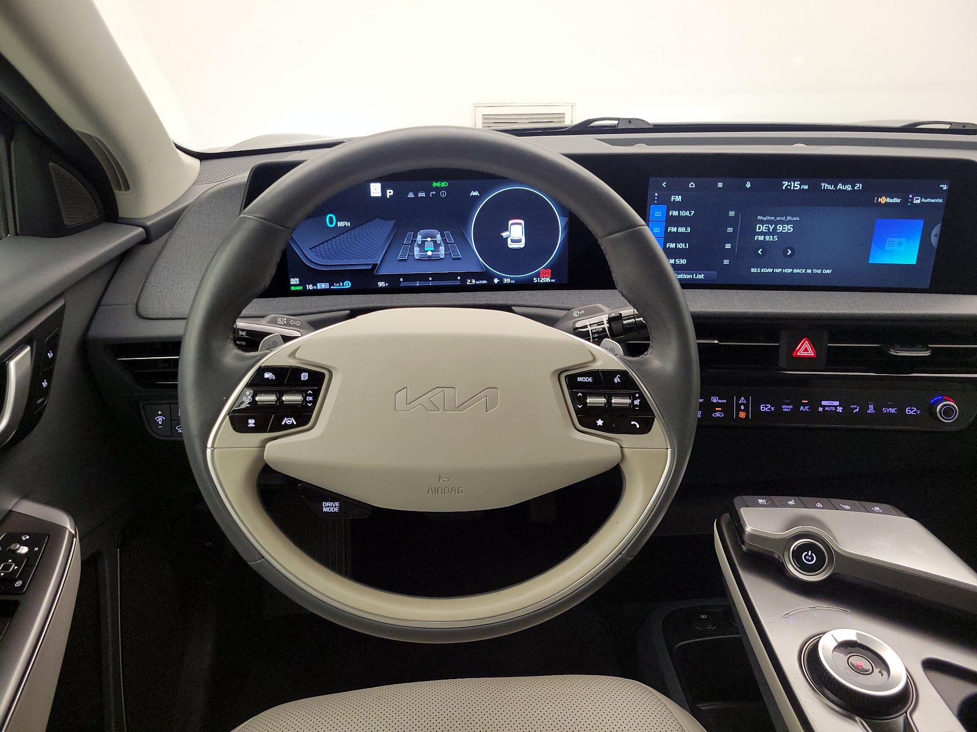 Thumbnail: 2022 Kia EV6 - 10