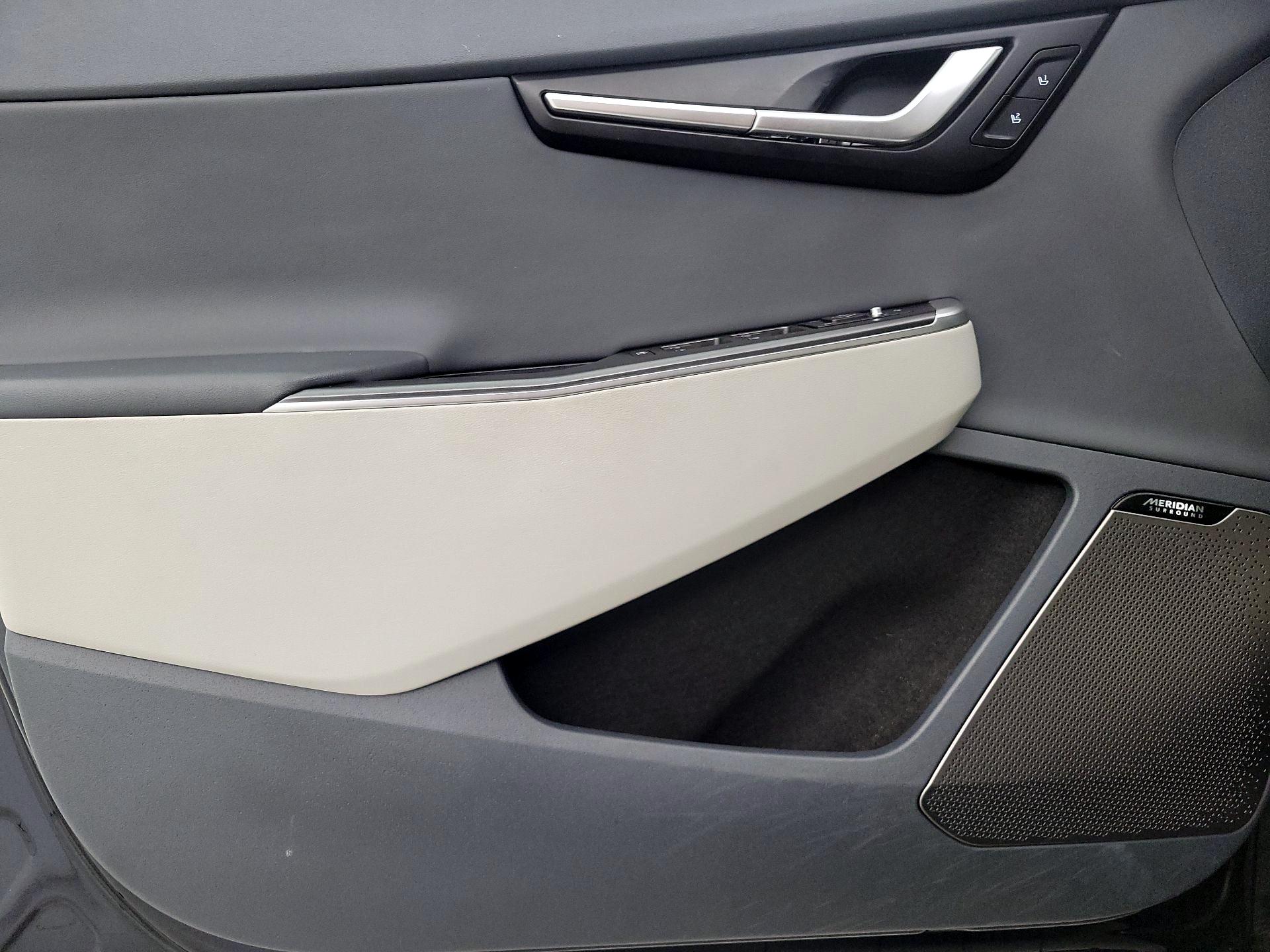 Thumbnail: 2022 Kia EV6 - 12