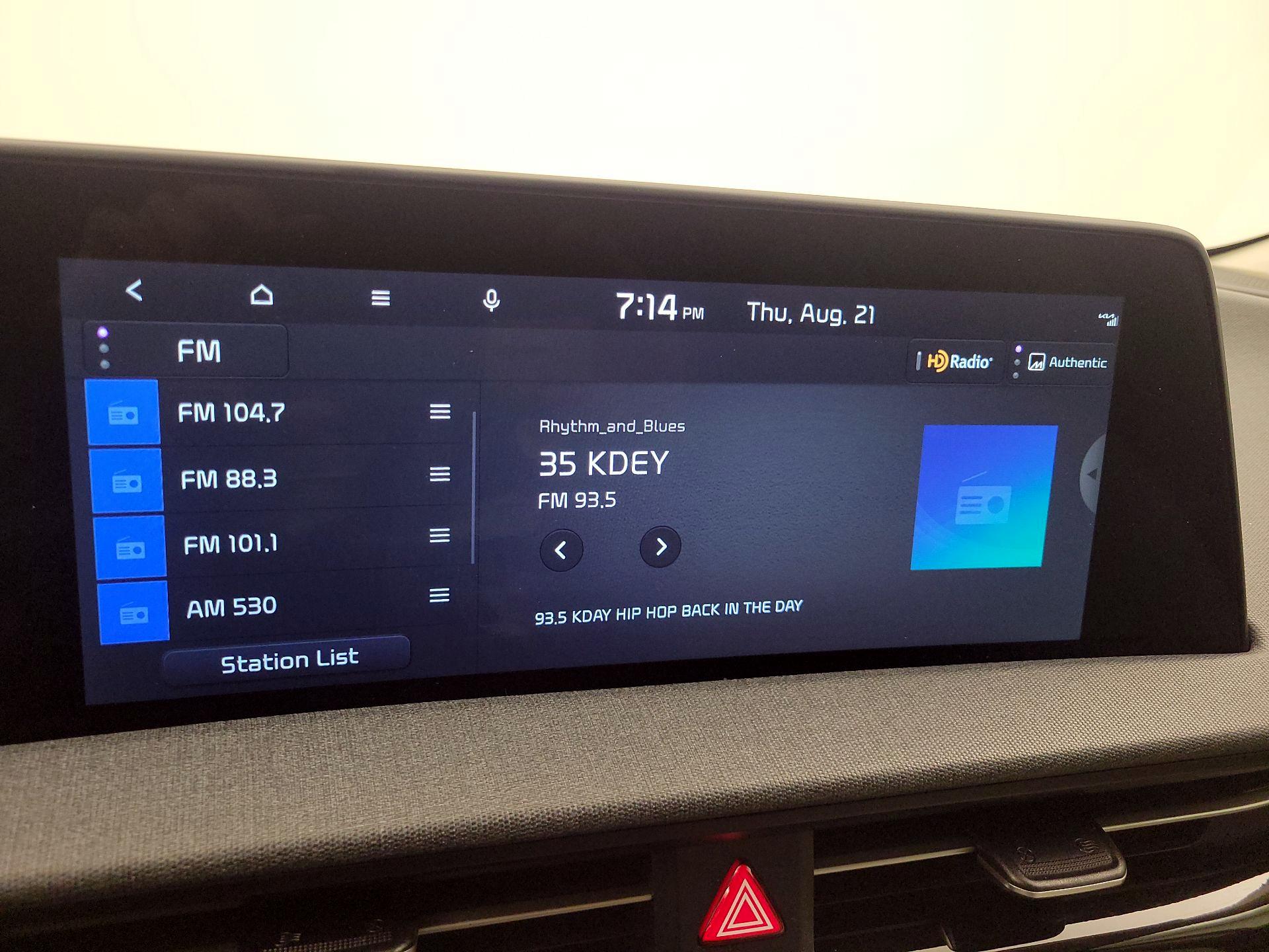 Thumbnail: 2022 Kia EV6 - 15