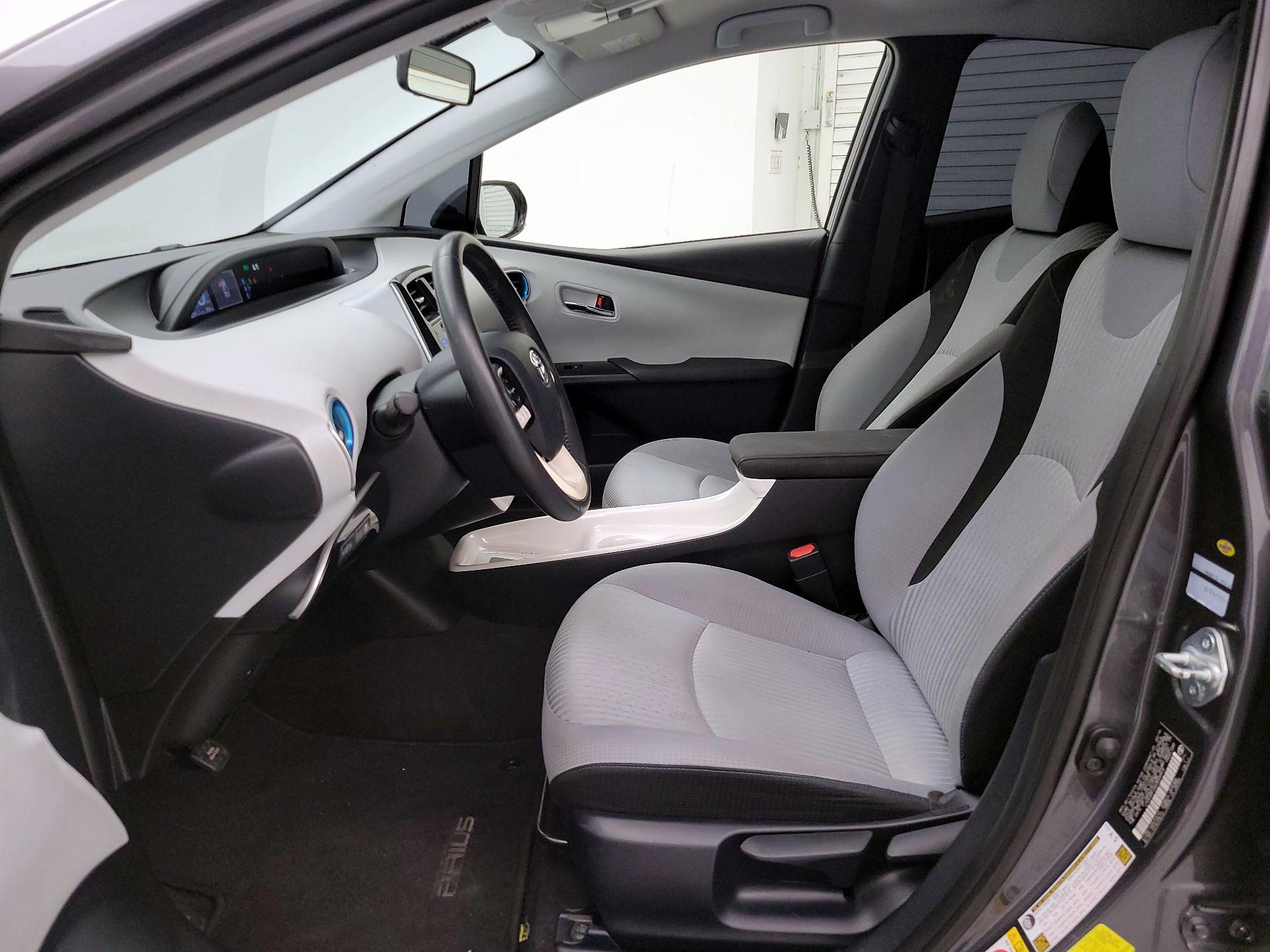 Thumbnail: 2016 Toyota Prius - 11
