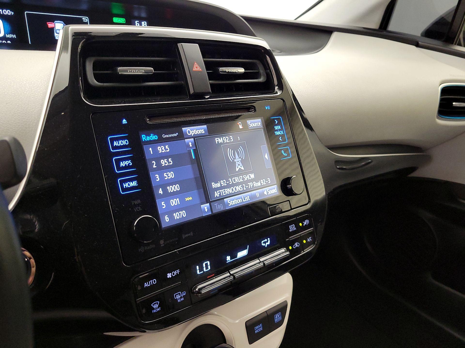 Thumbnail: 2016 Toyota Prius - 15