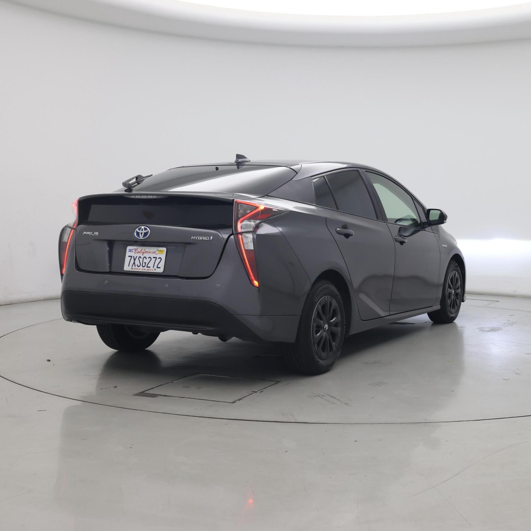 Thumbnail: 2016 Toyota Prius - 8