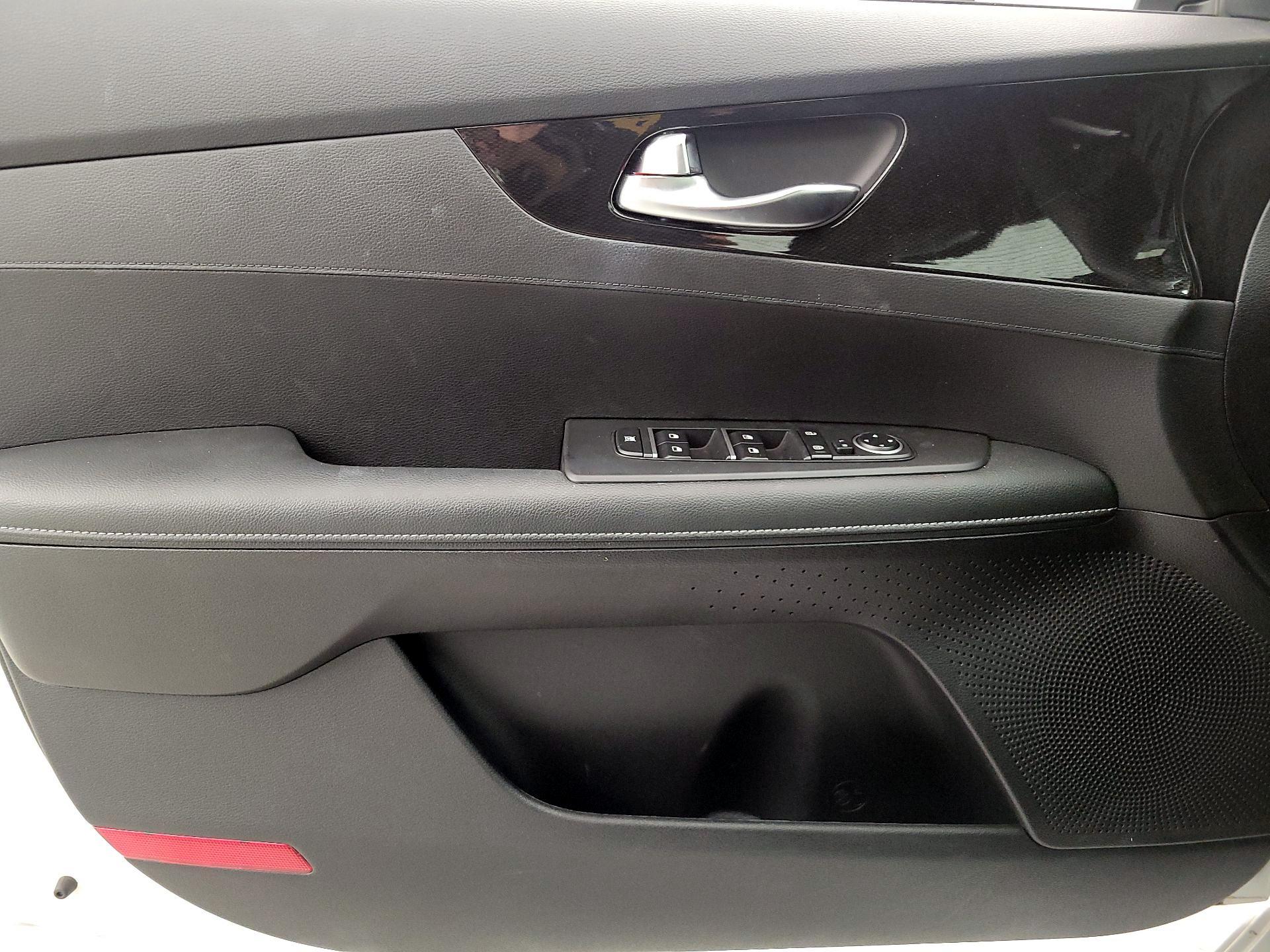 Thumbnail: 2023 Kia Forte - 12