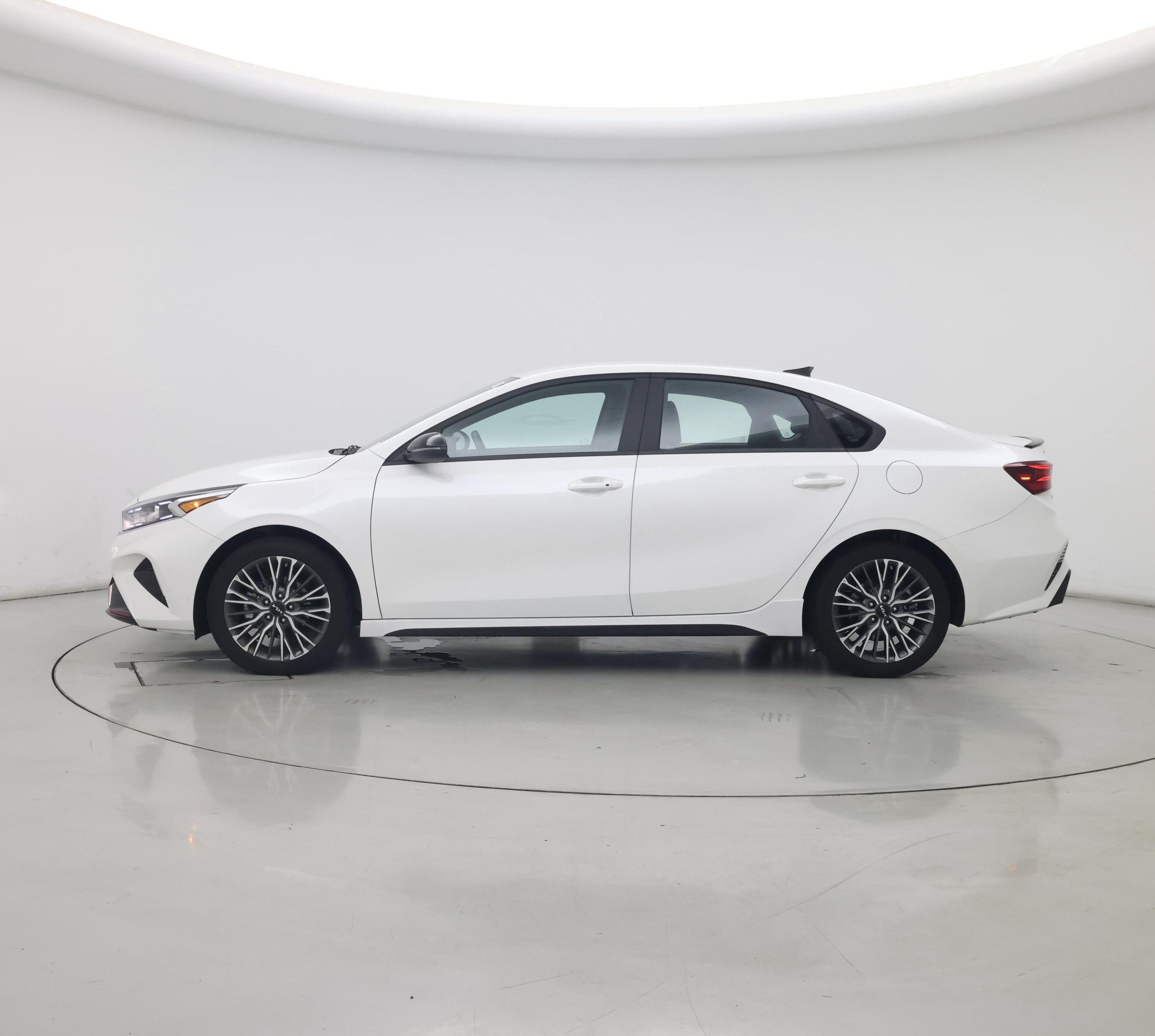 Thumbnail: 2023 Kia Forte - 3