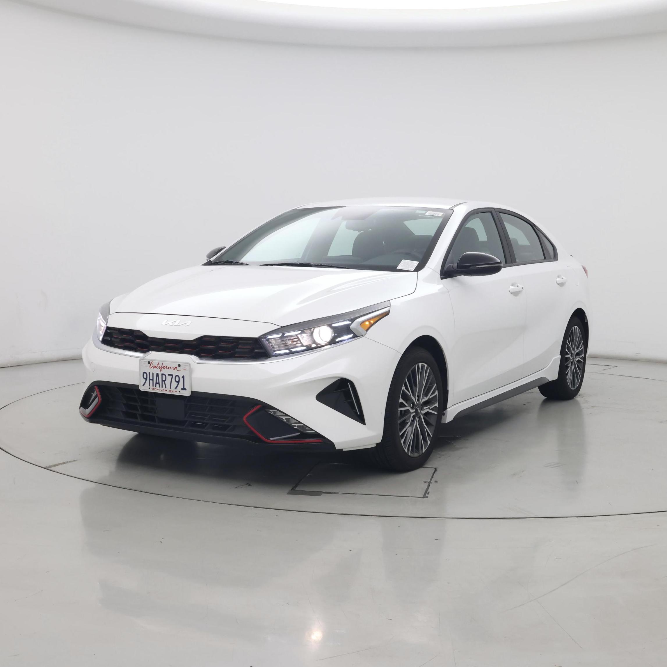 Thumbnail: 2023 Kia Forte - 4
