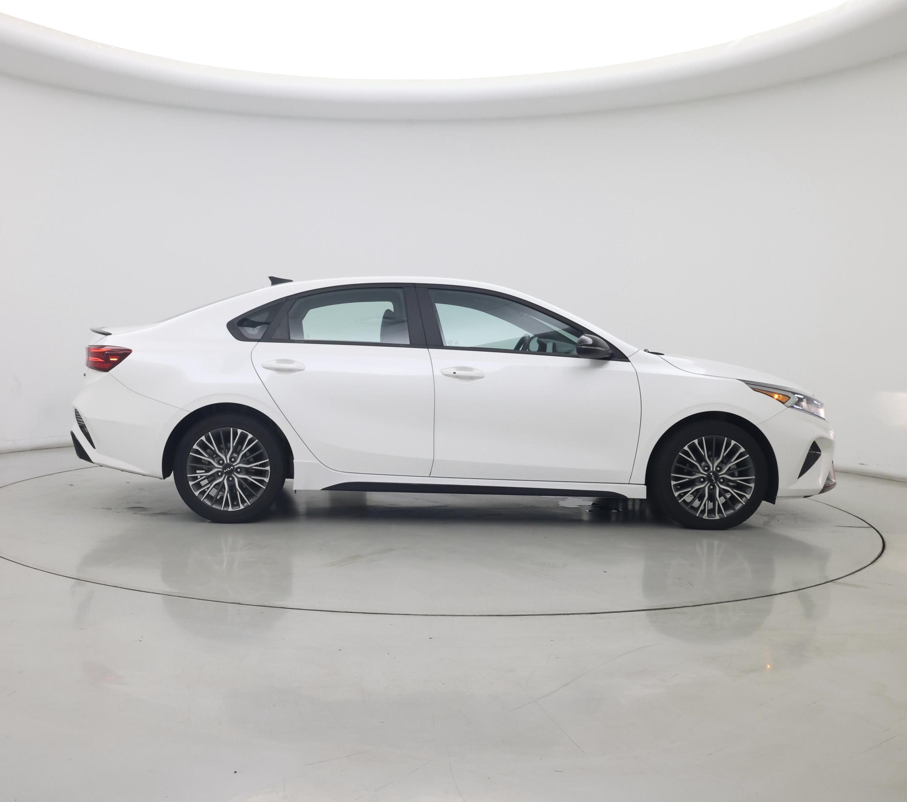 Thumbnail: 2023 Kia Forte - 7