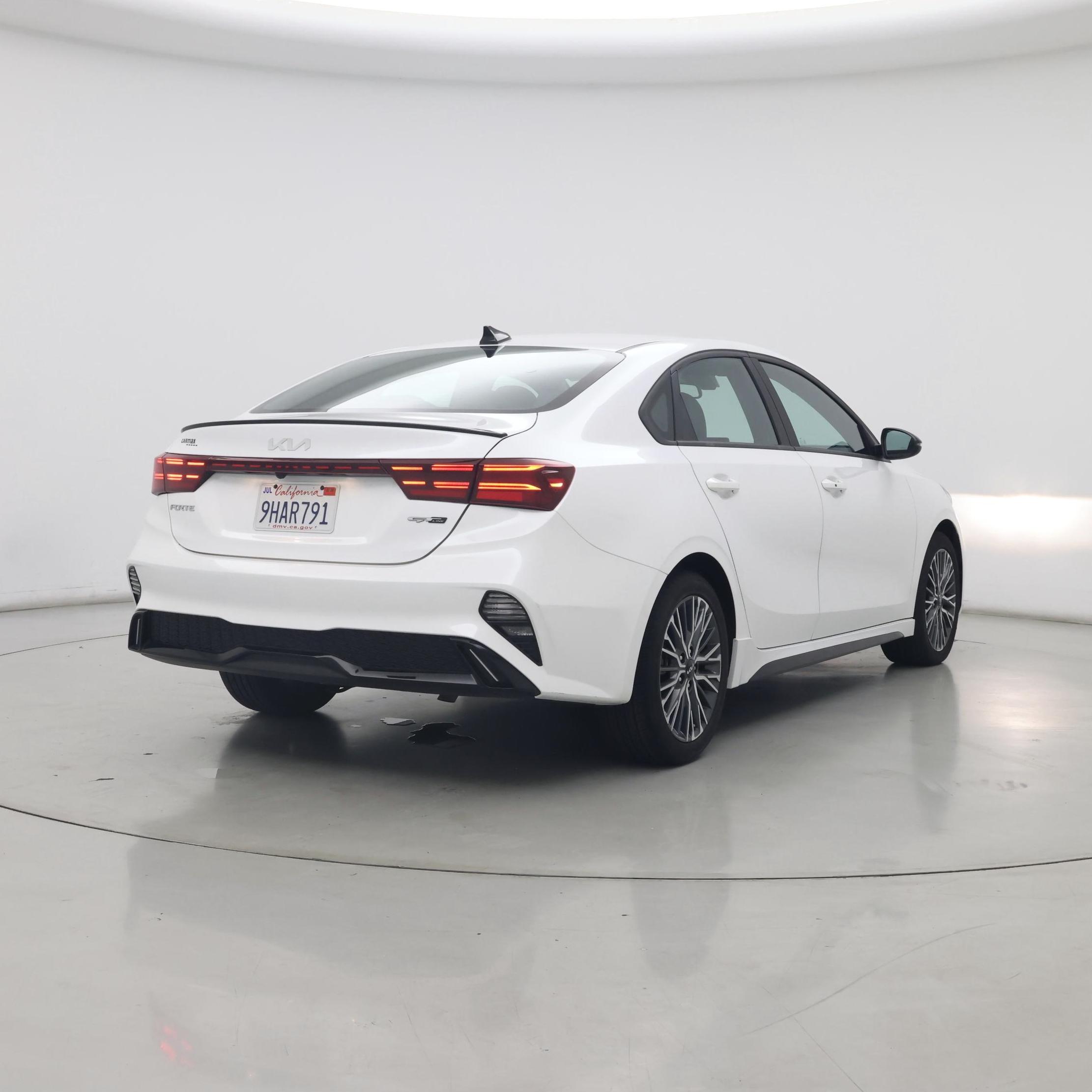 Thumbnail: 2023 Kia Forte - 8